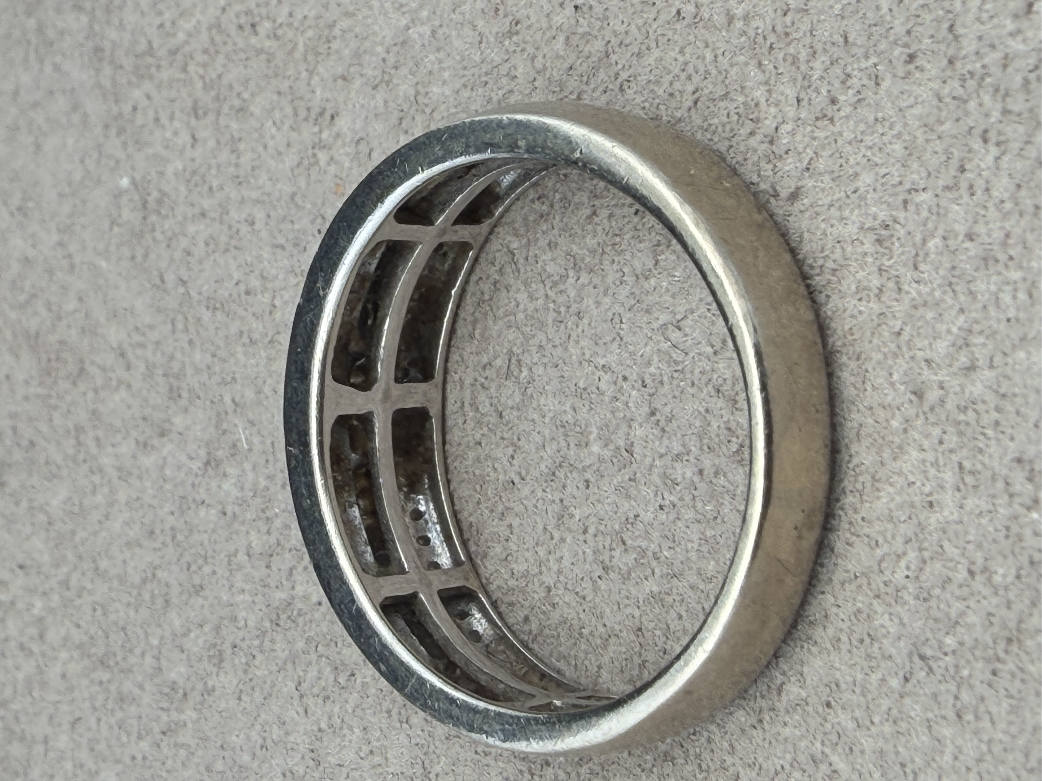 10k White Gold Diamond Ring
