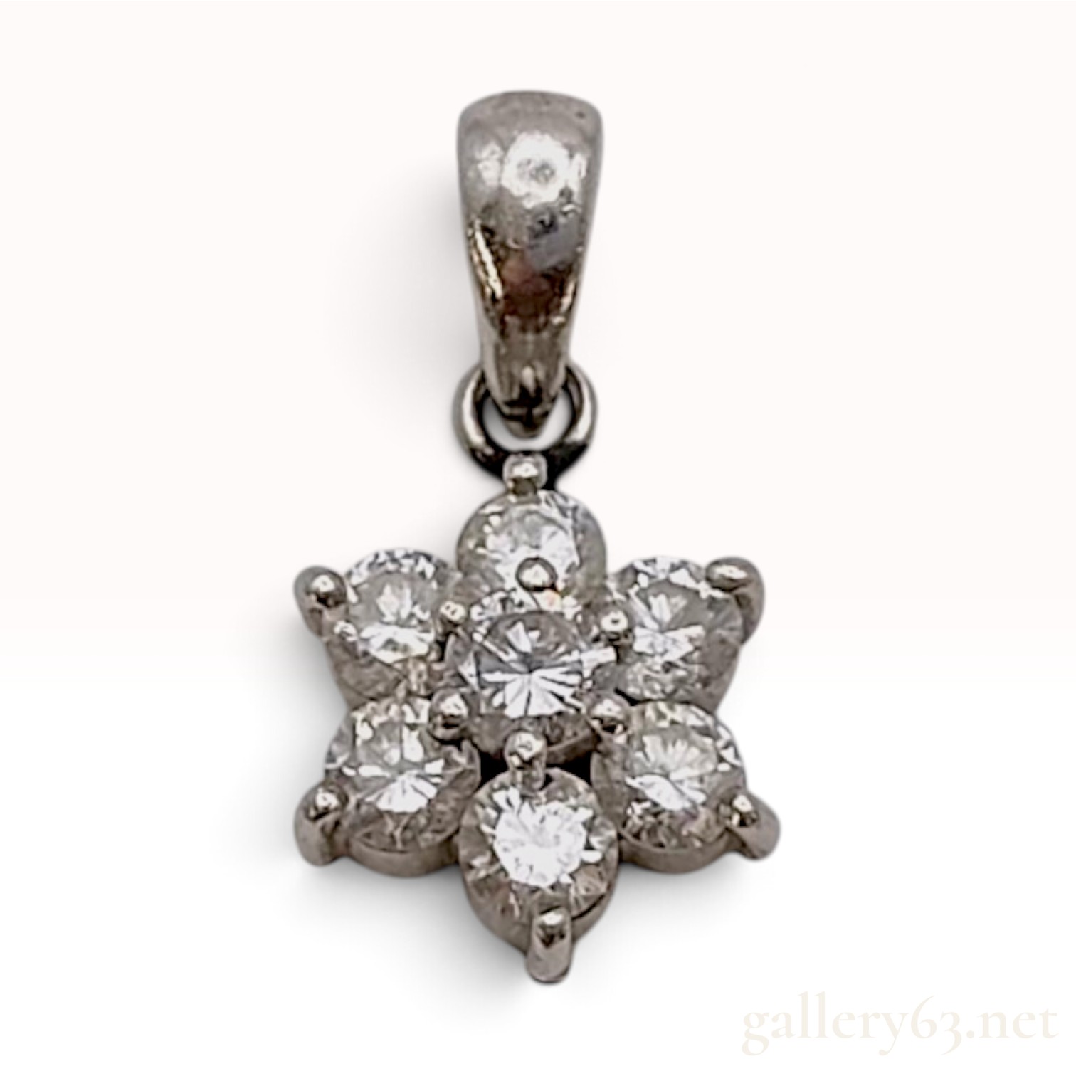 Diamond Pt850 Platinum Floral Cluster Pendant