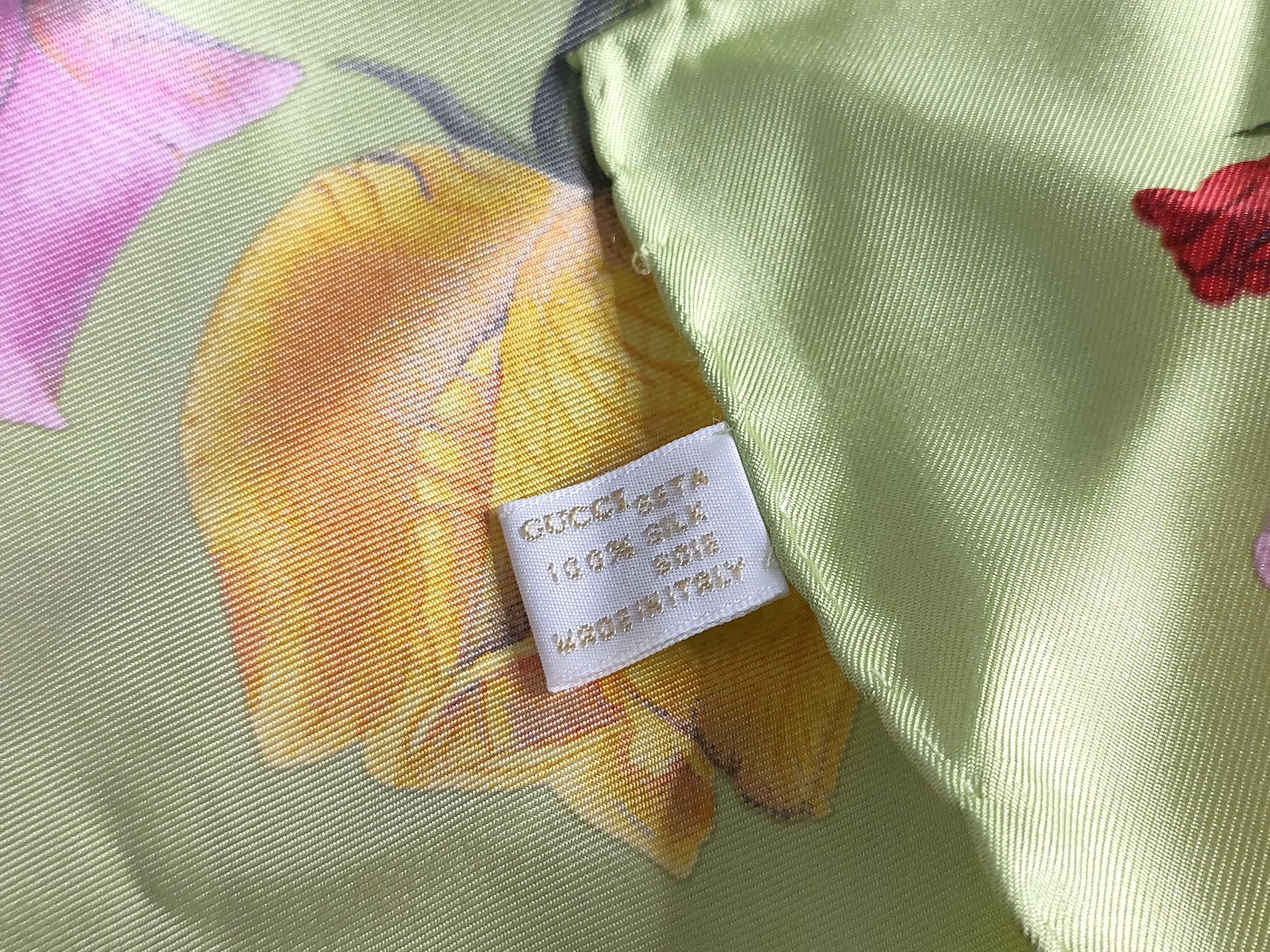 Vintage Gucci Silk Rose Pattern Pocket Square Scarf