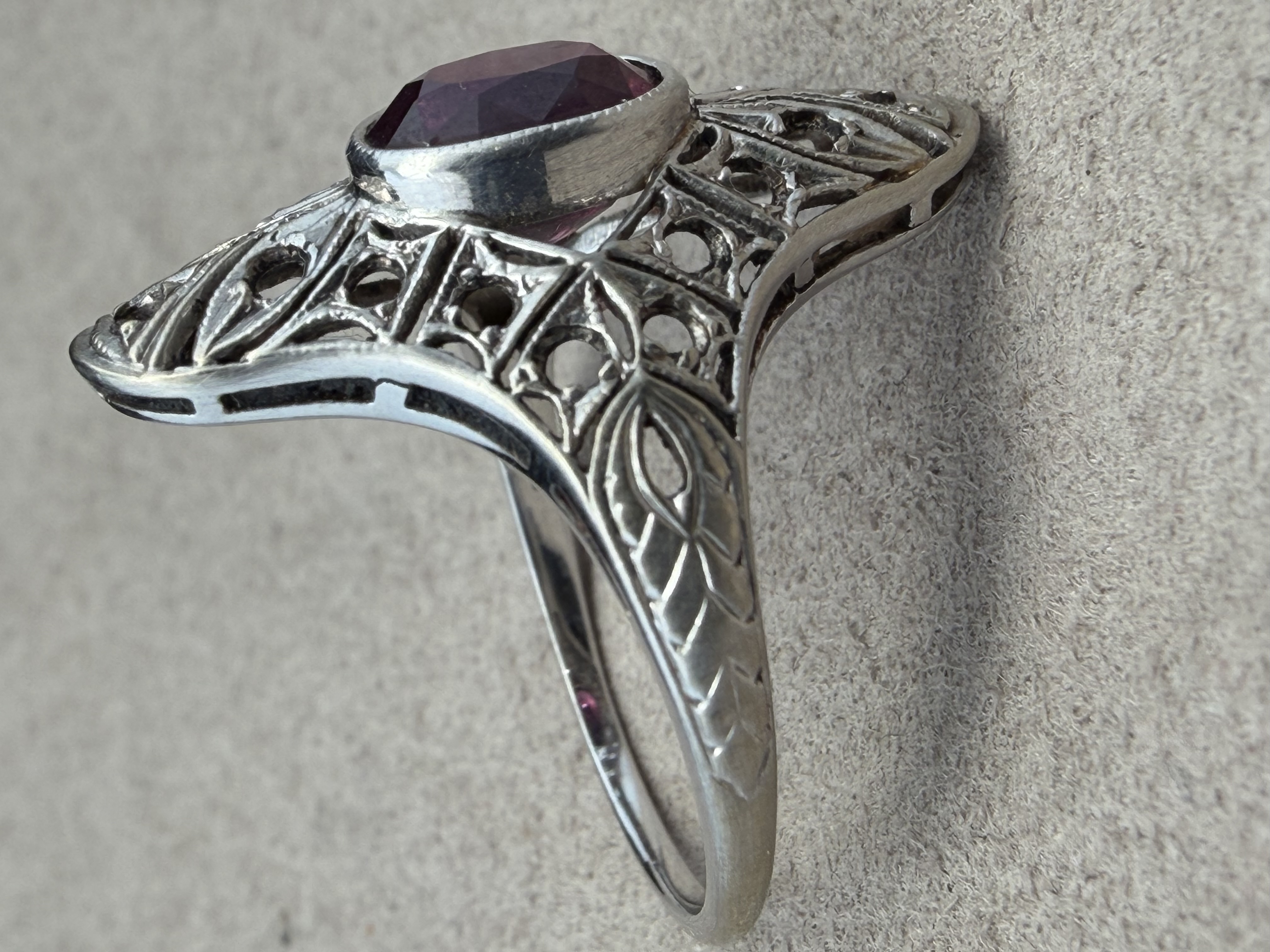 Art Deco 18k White Gold Ruby Ring