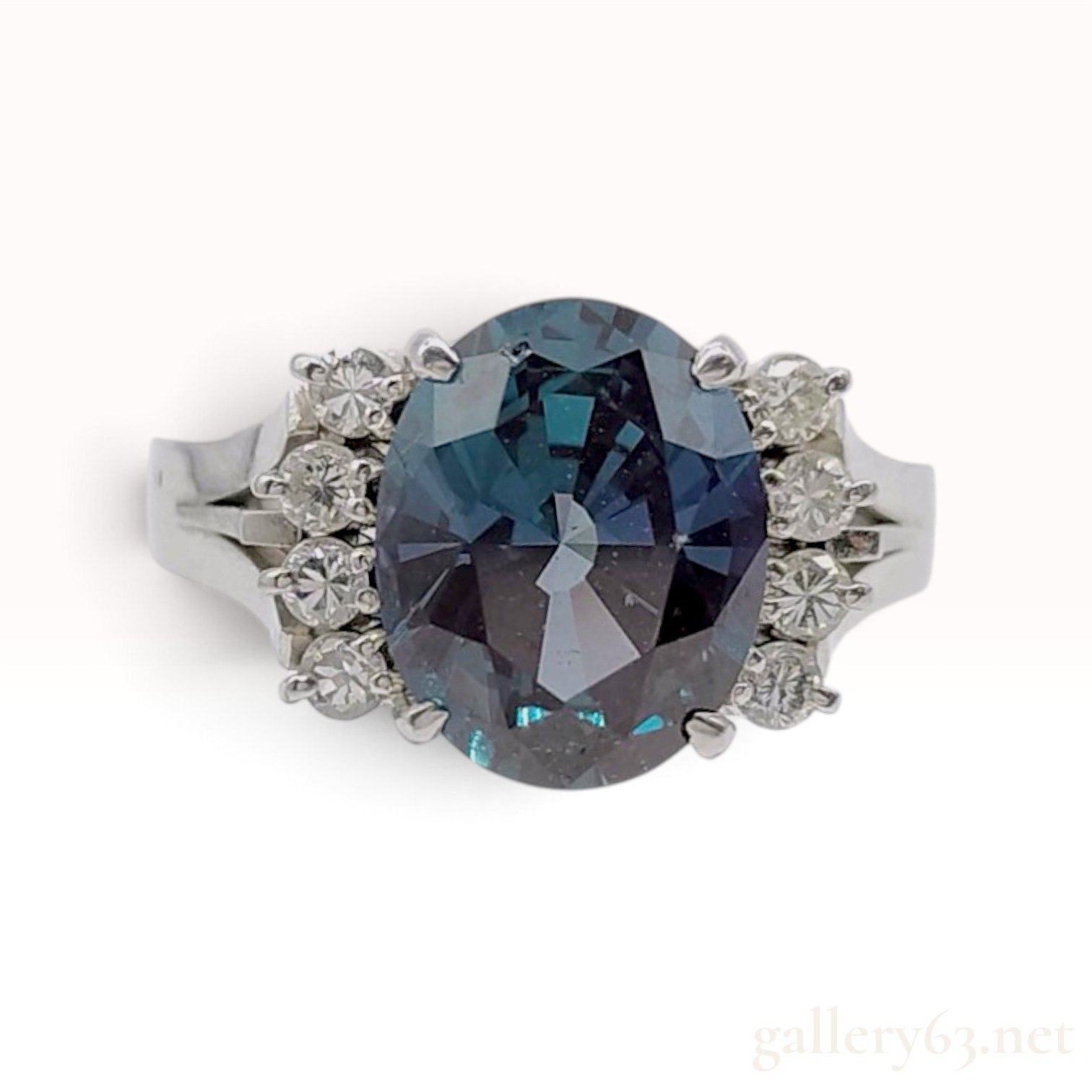Kyocera Crescent Vert 3.64 Carat Recrystallized Alexandrite and Diamond Platinum Ring