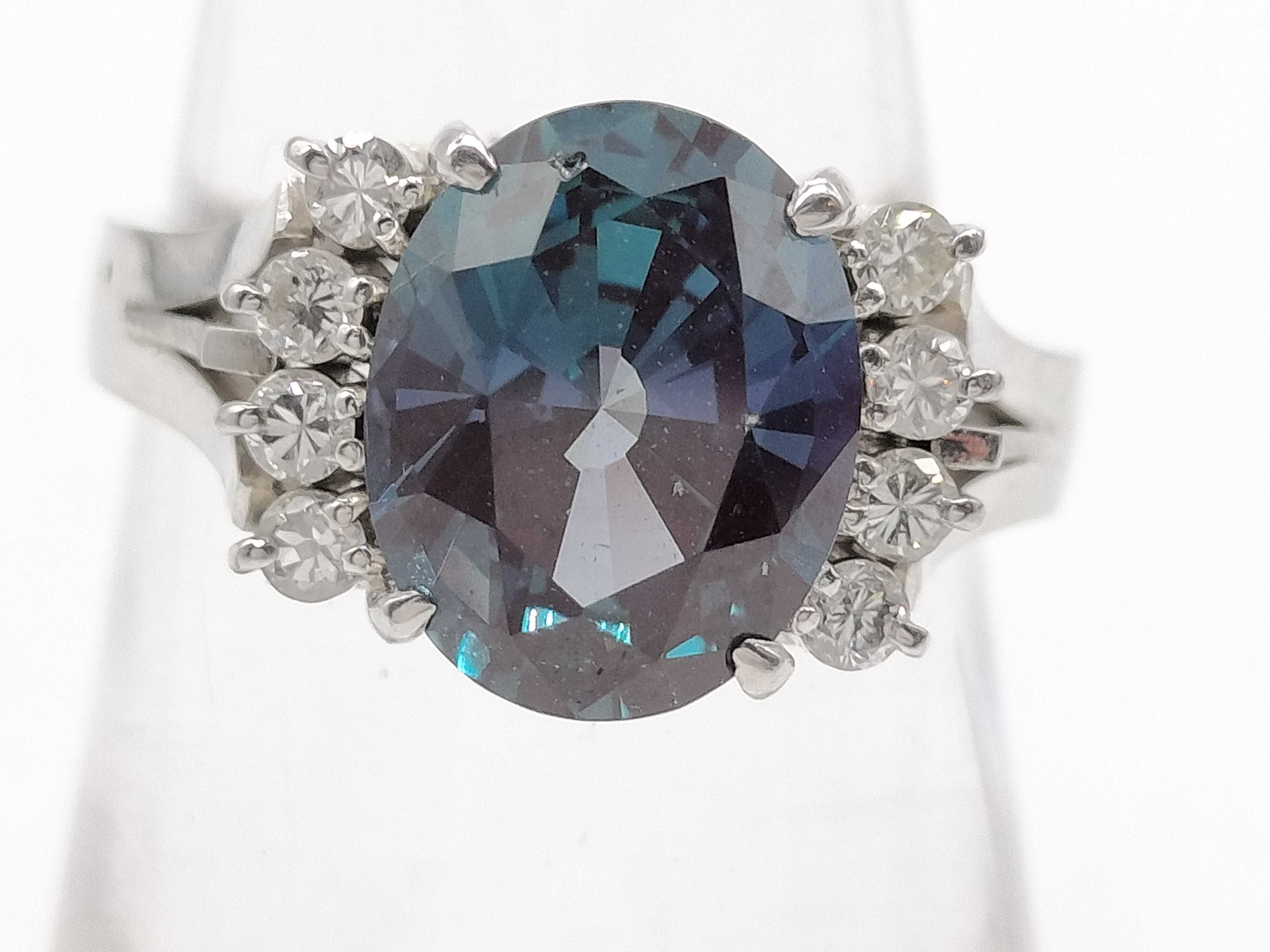 Kyocera Crescent Vert 3.64 Carat Recrystallized Alexandrite and Diamond Platinum Ring