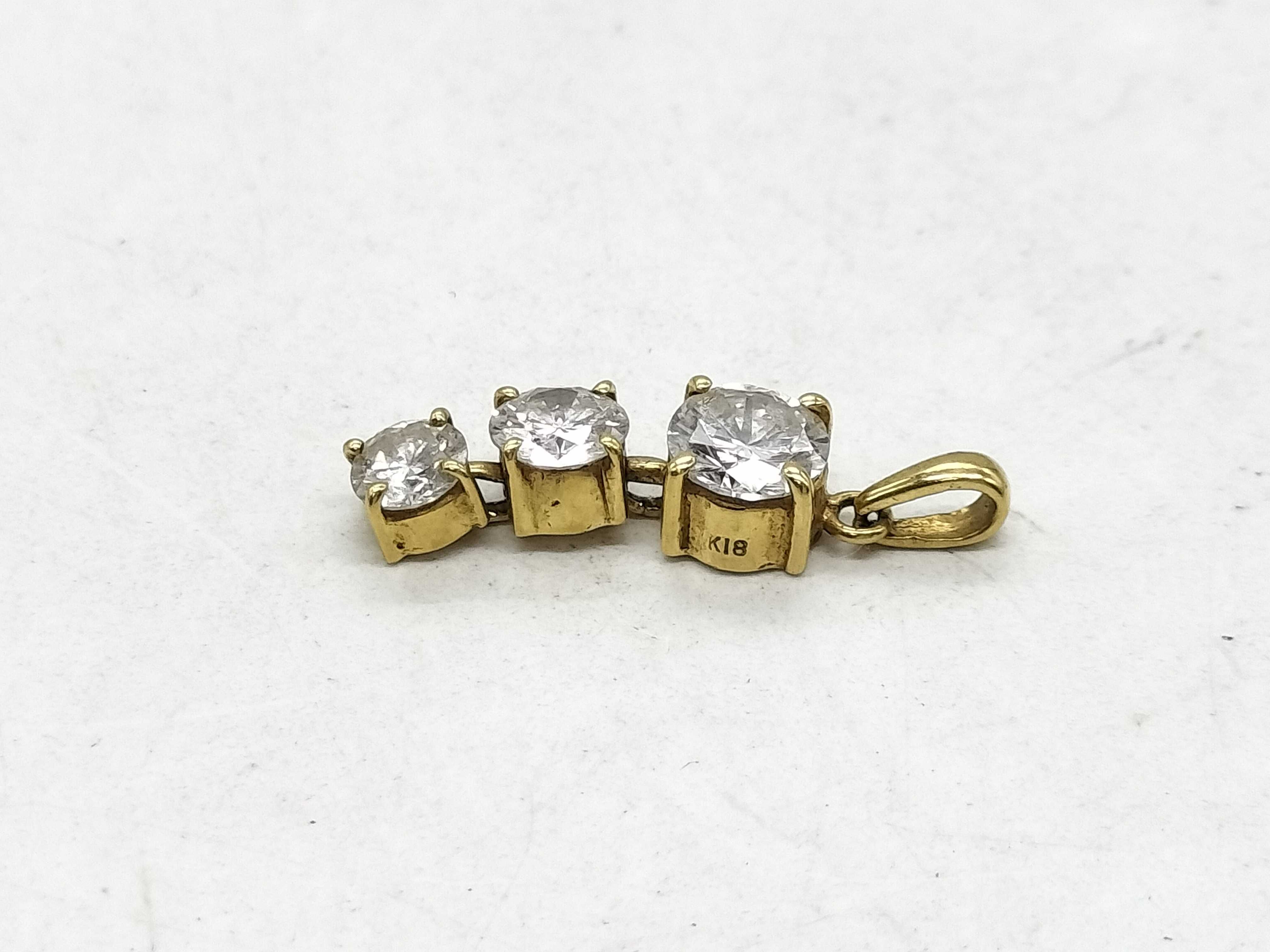 1.00 Carat Three Stone Graduated Diamond Journey Pendant in 18K Yellow Gold
