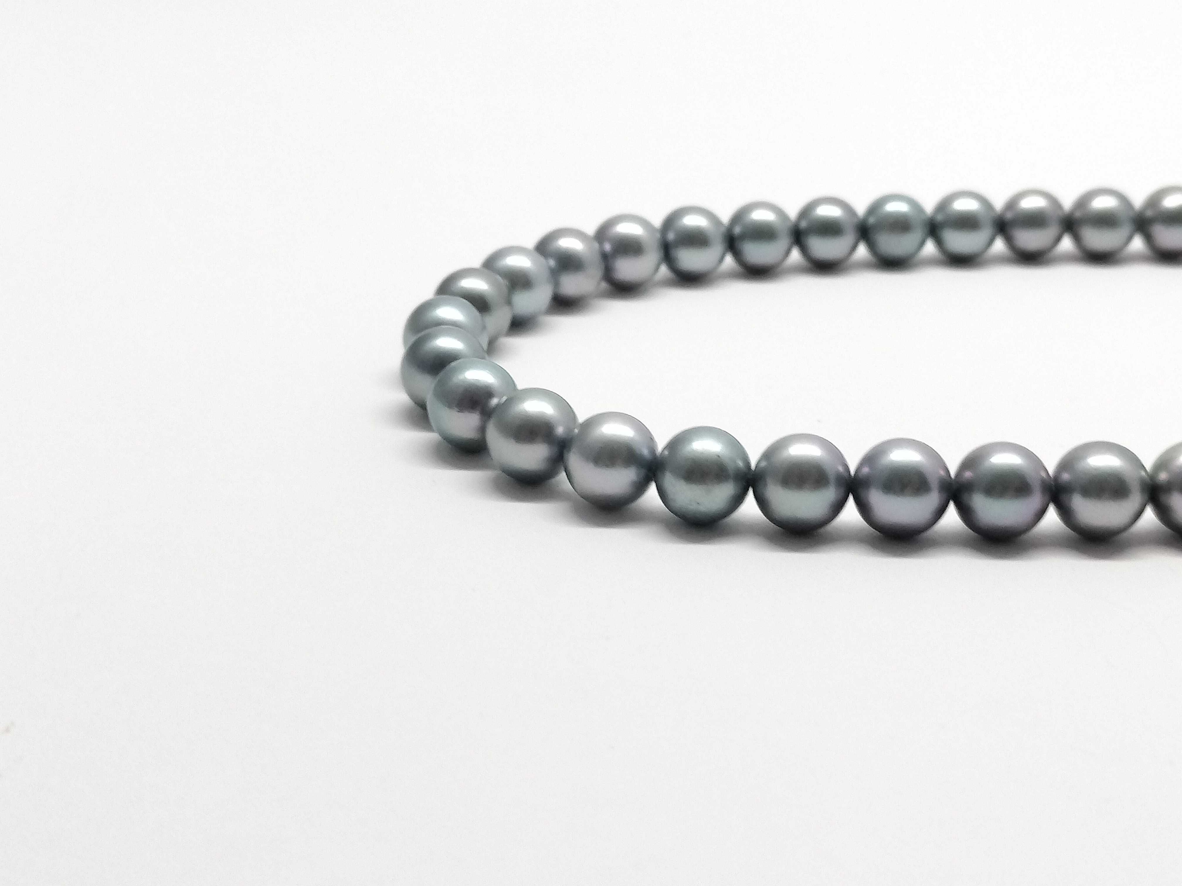Silver and 8.0-9.0mm Silver-Gray Cultured Pearl Necklace
