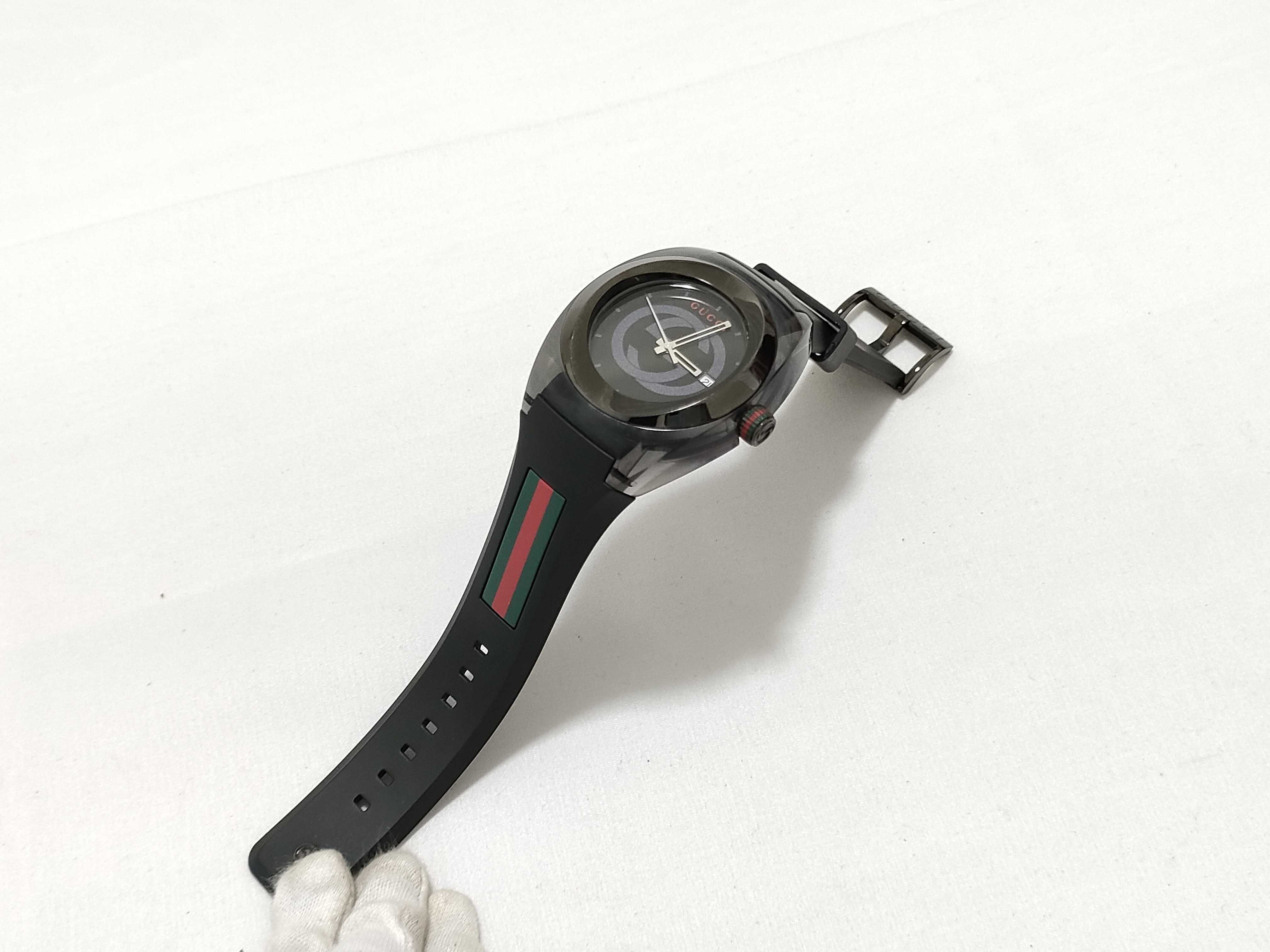 Gucci Sync 137.1 Black Resin and Rubber Wristwatch