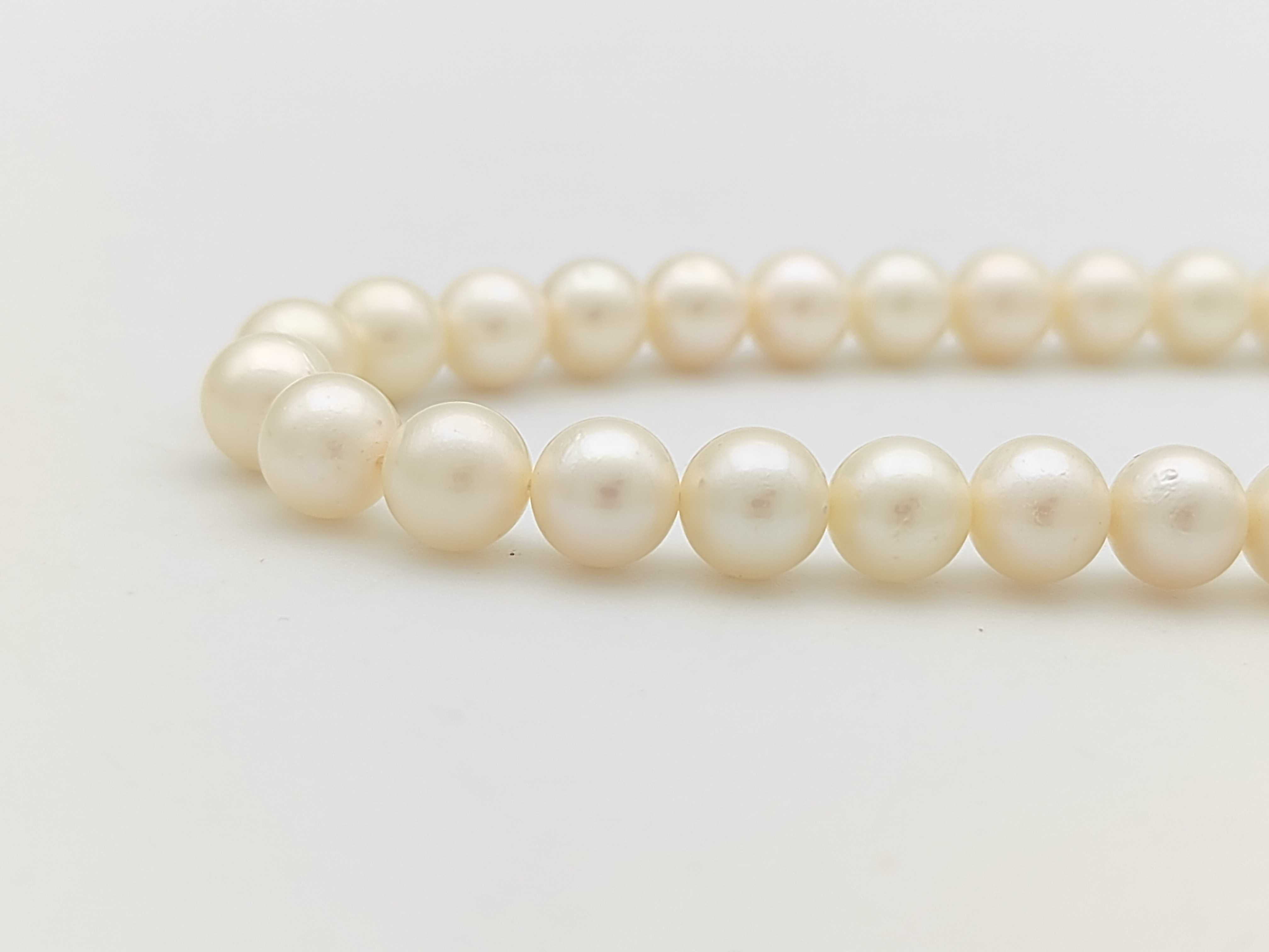 Vintage Silver and Cream Cultured Pearl Strand Necklace 19 Inch