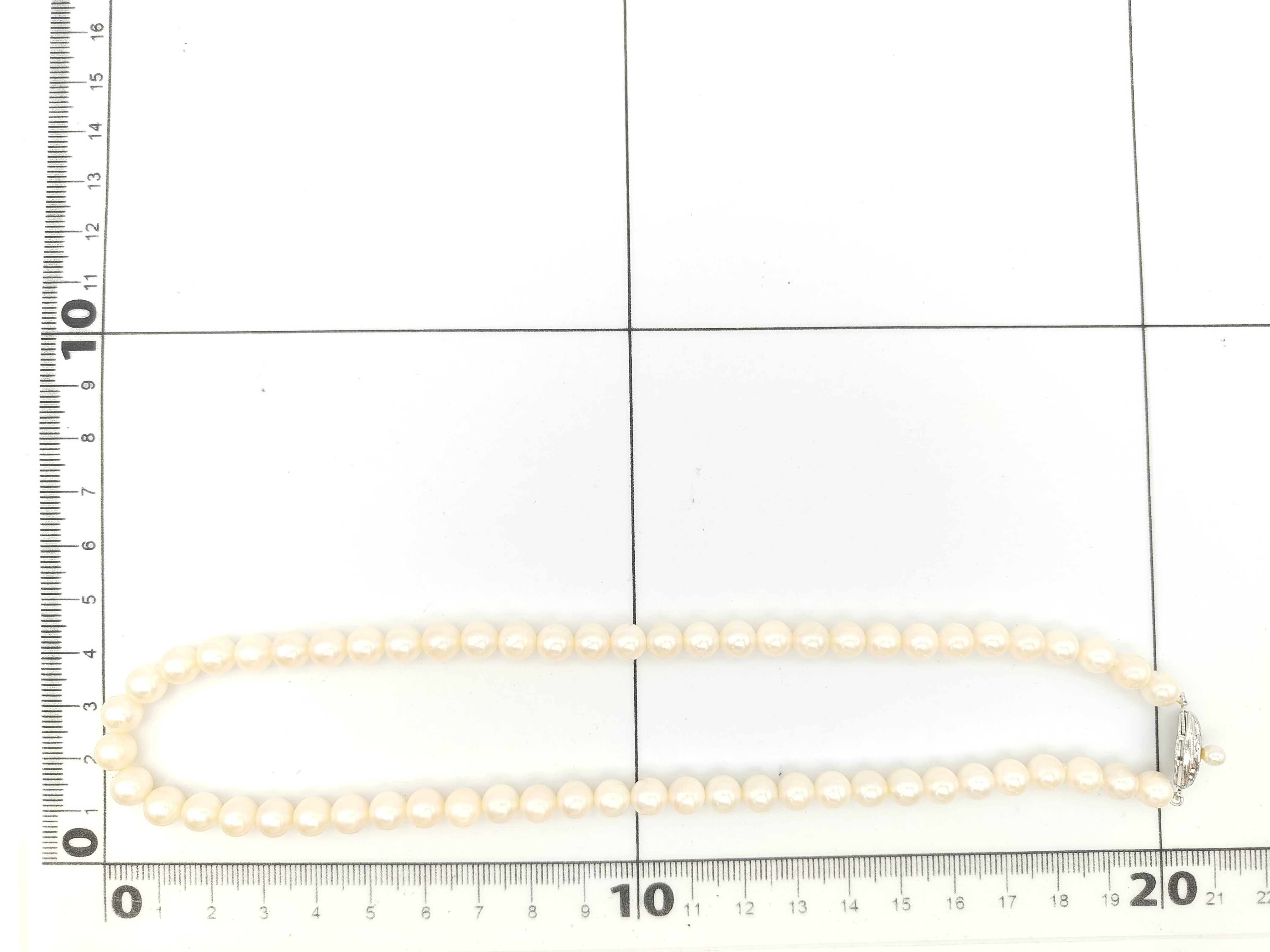 Vintage Silver and Cream Cultured Pearl Strand Necklace 19 Inch