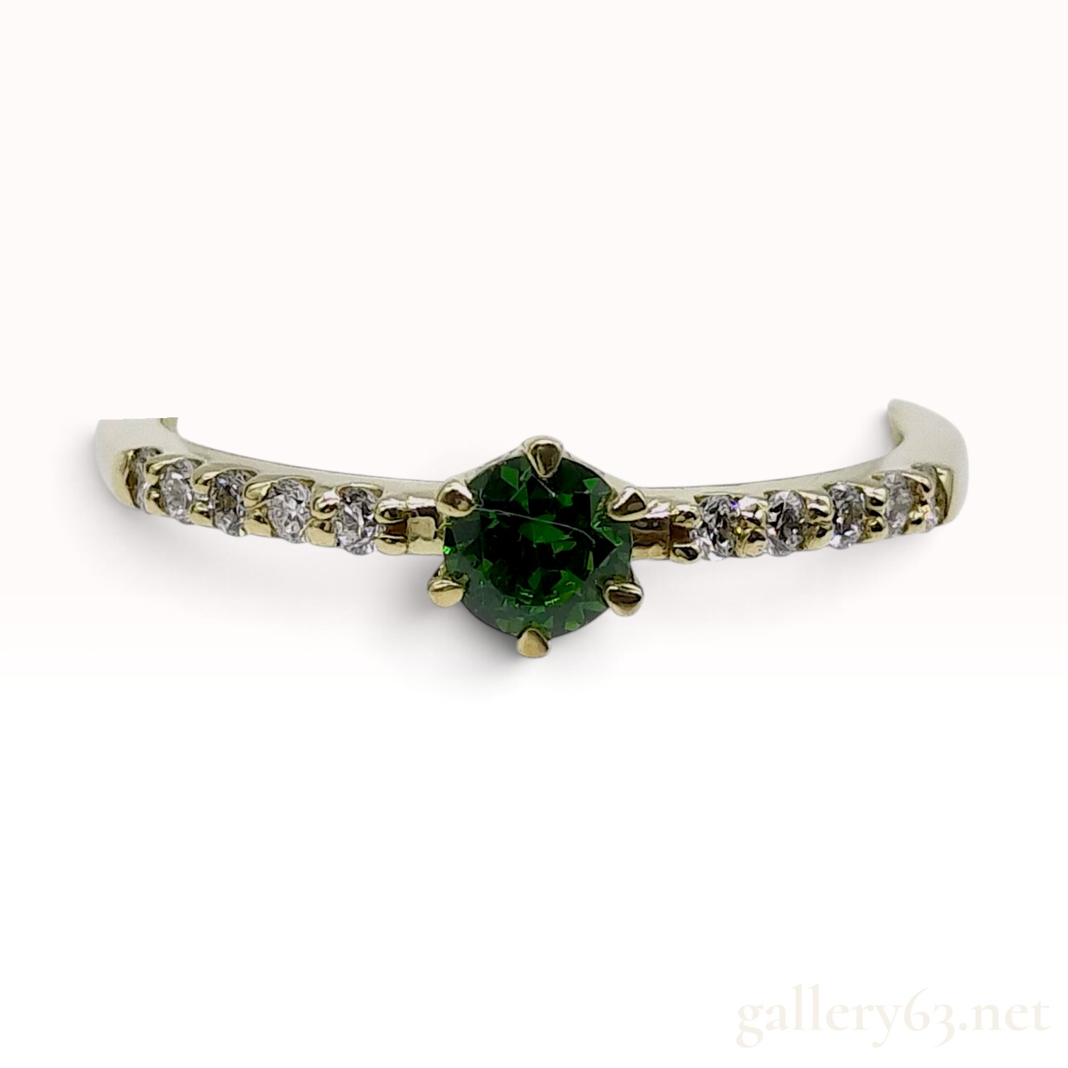 18 Karat Yellow Gold 0.26ct Demantoid Garnet and 0.12ctw Natural Diamond Ring Size 6.75