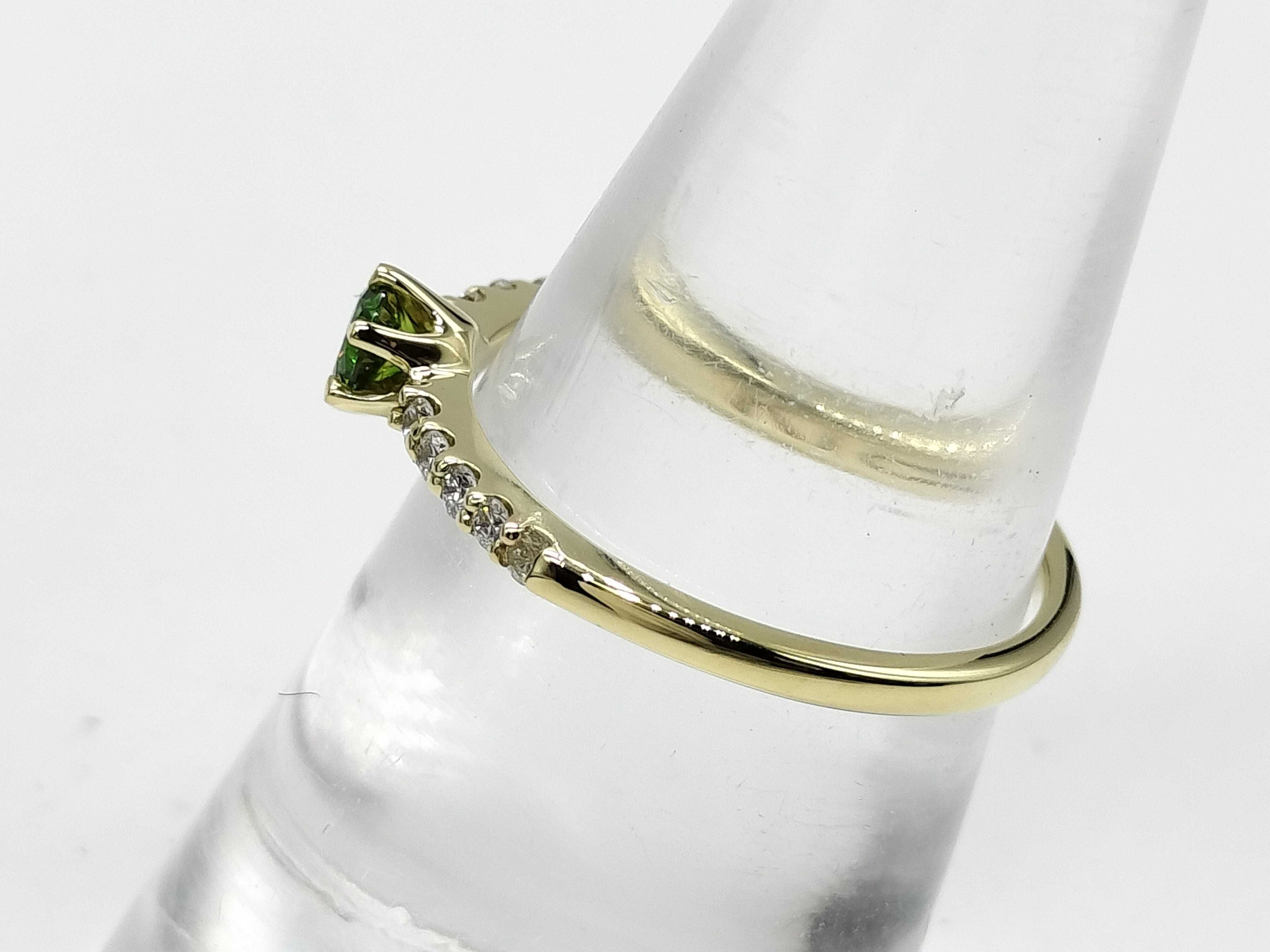 18 Karat Yellow Gold 0.26ct Demantoid Garnet and 0.12ctw Natural Diamond Ring Size 6.75
