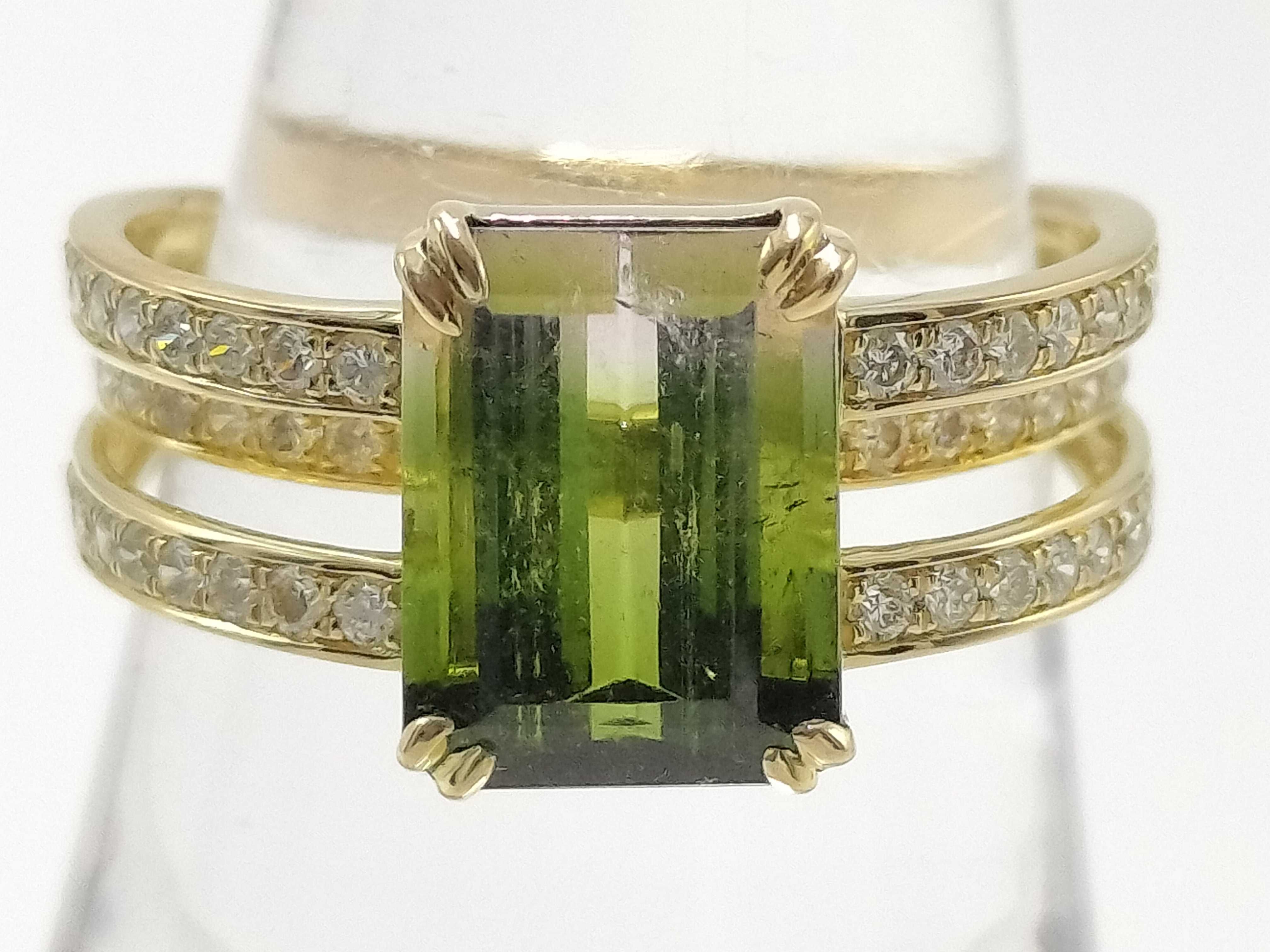 18 Karat Yellow Gold 3.37ct Bi-Color Tourmaline and 0.55ctw Natural Diamond Ring