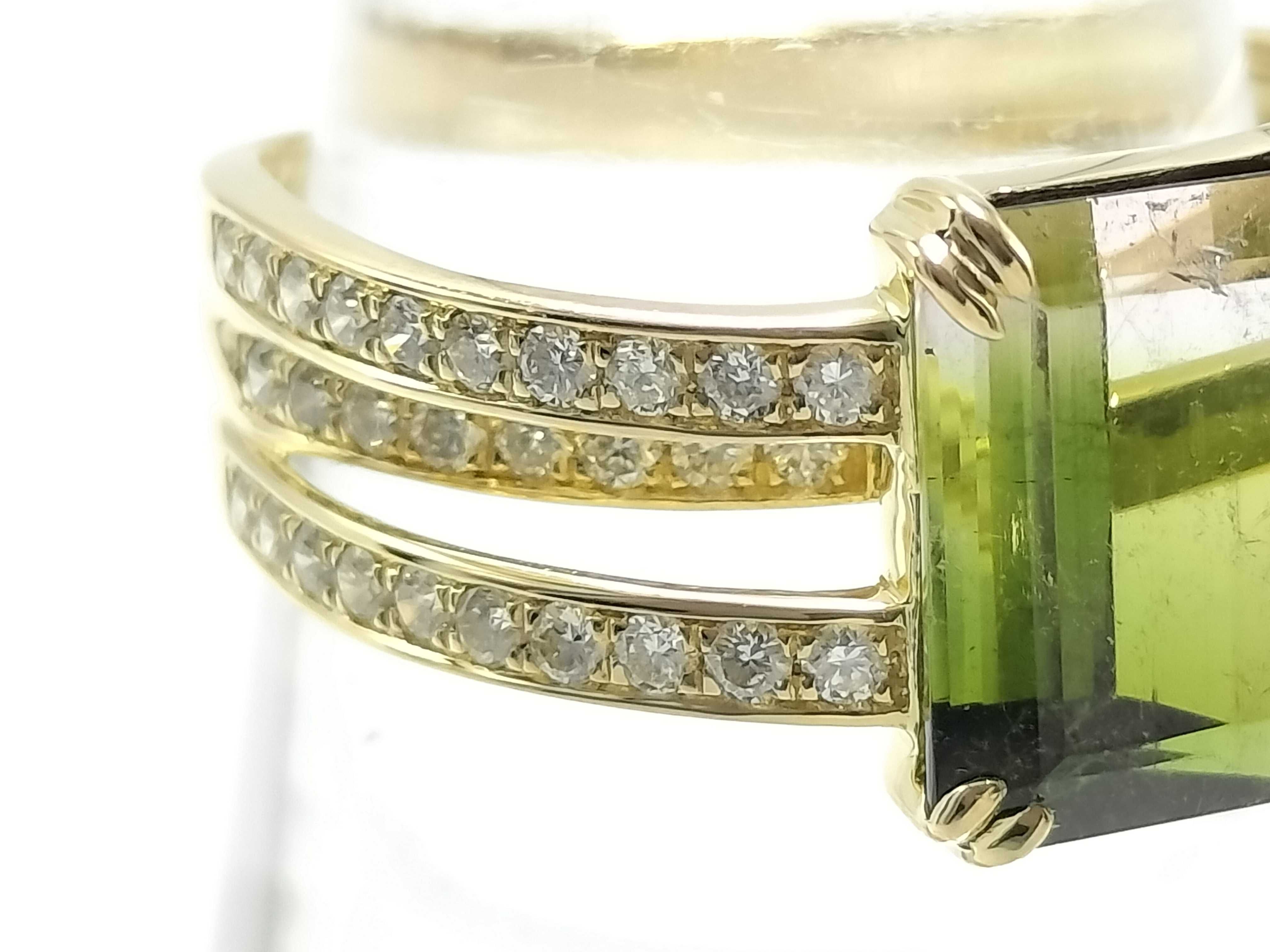 18 Karat Yellow Gold 3.37ct Bi-Color Tourmaline and 0.55ctw Natural Diamond Ring