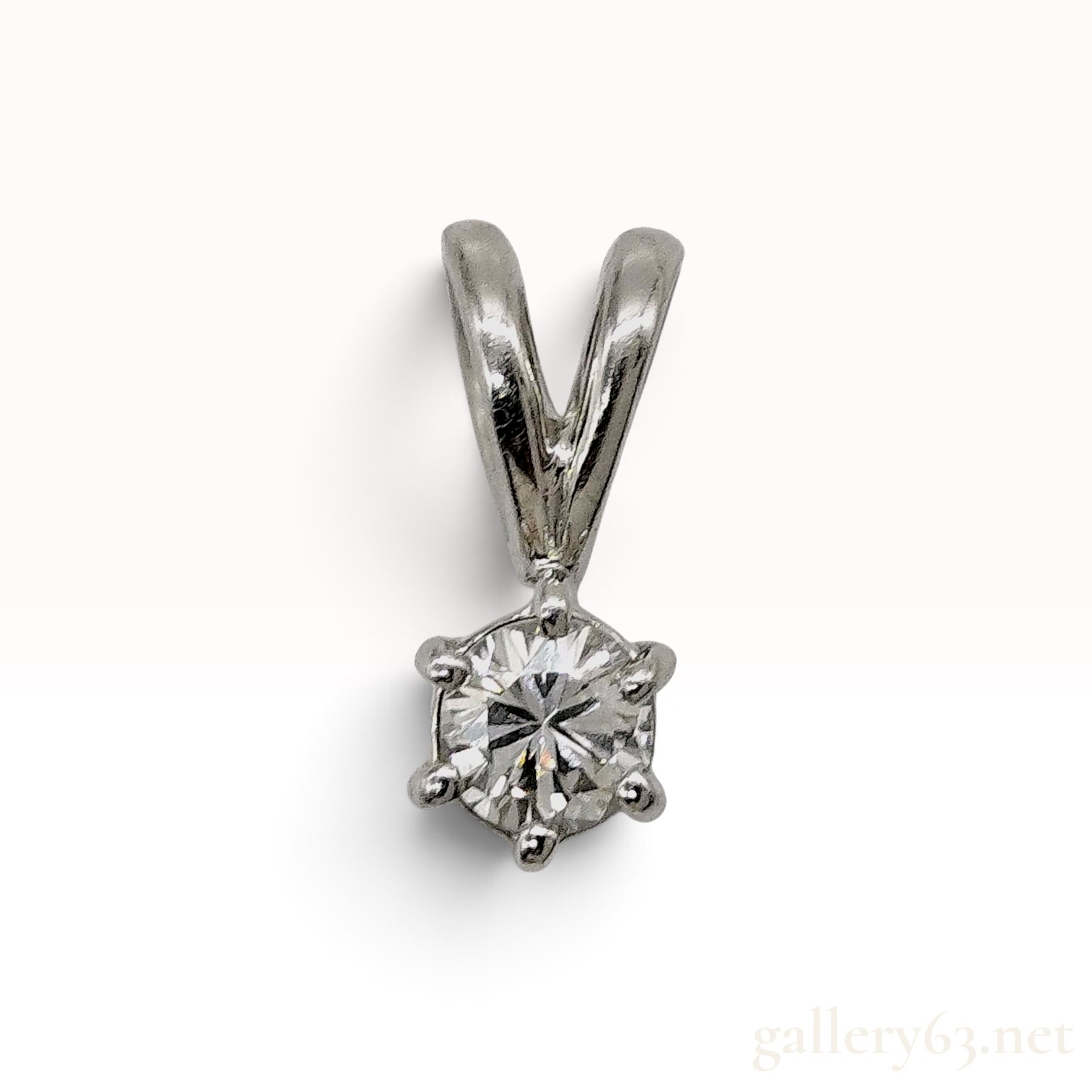 Pt900 Platinum and 0.20ct Natural Diamond Solitaire Pendant