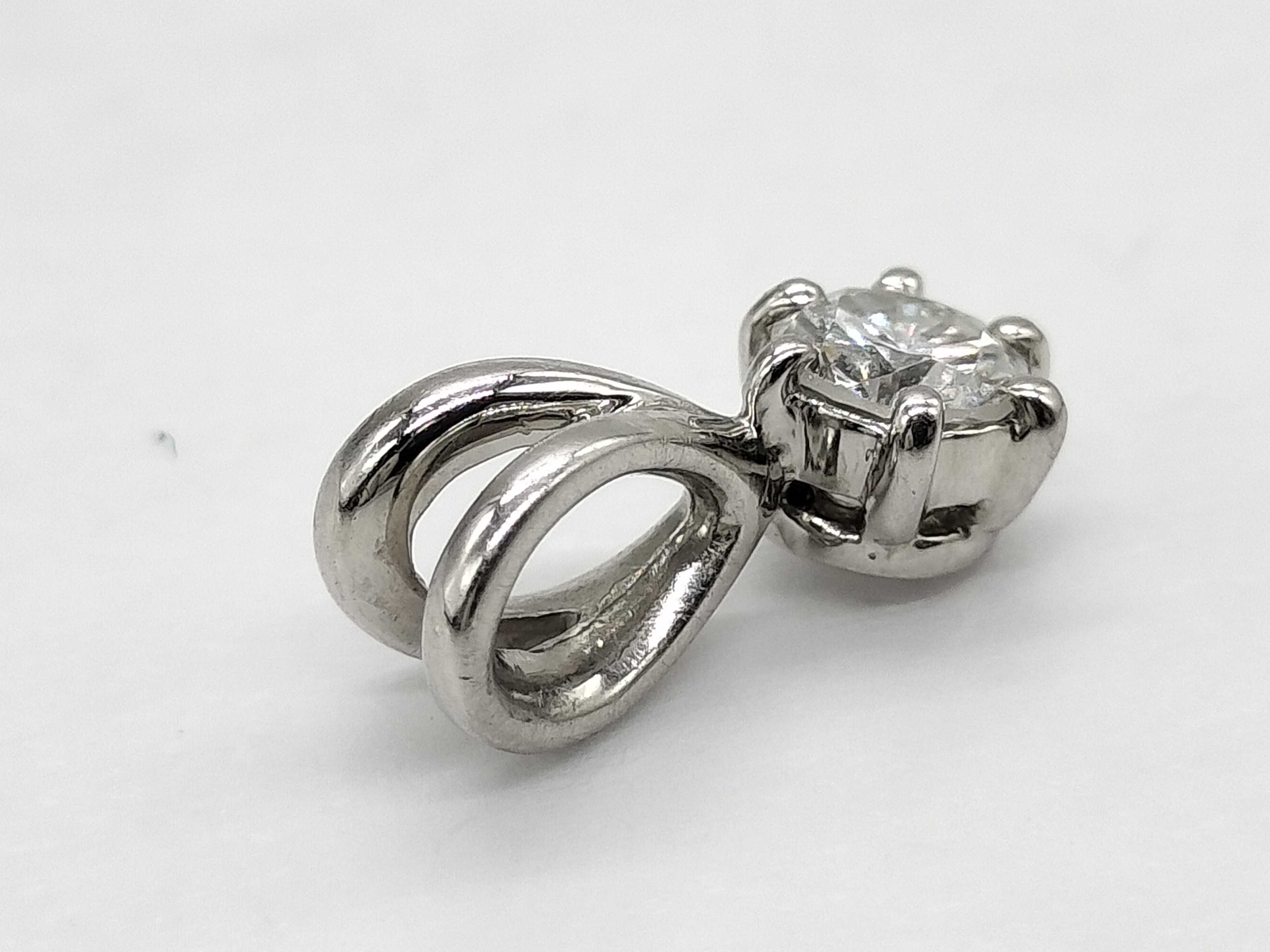Pt900 Platinum and 0.20ct Natural Diamond Solitaire Pendant