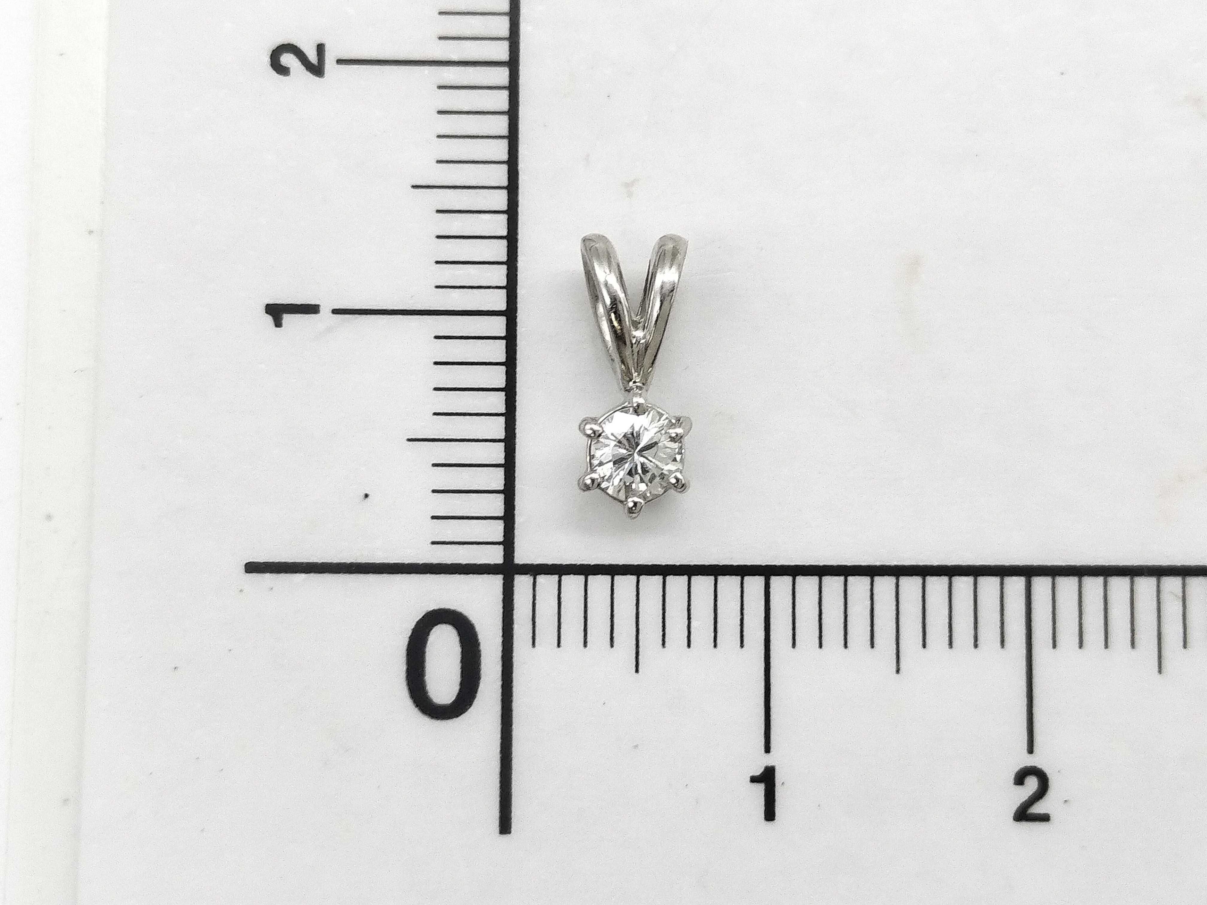 Pt900 Platinum and 0.20ct Natural Diamond Solitaire Pendant