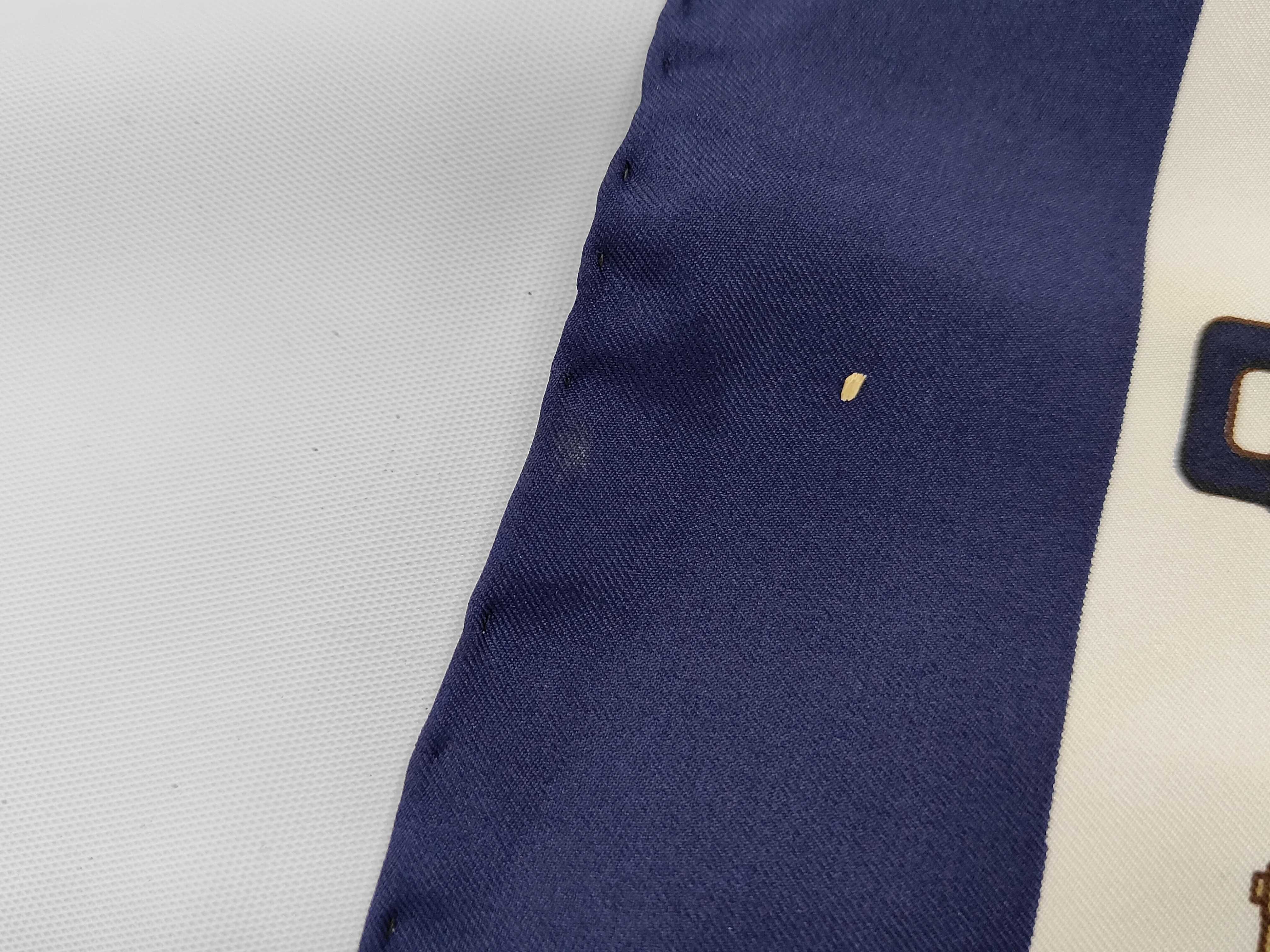 Vintage Gucci Horsebit Motif Navy and Cream Silk Scarf 67 cm