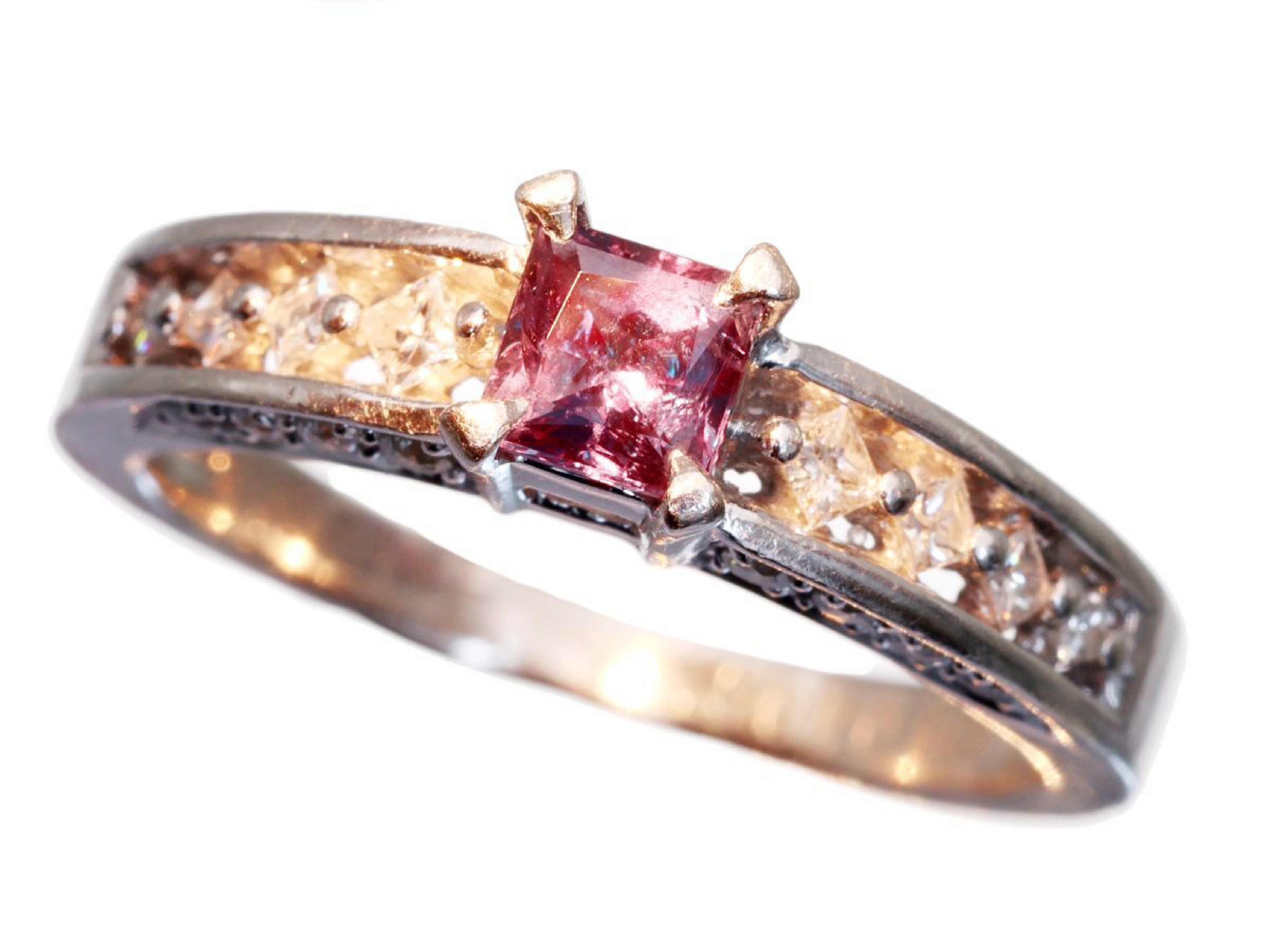 Pt900 Platinum 0.406ct Natural Color Change Alexandrite and 0.30ctw Natural Diamond Ring