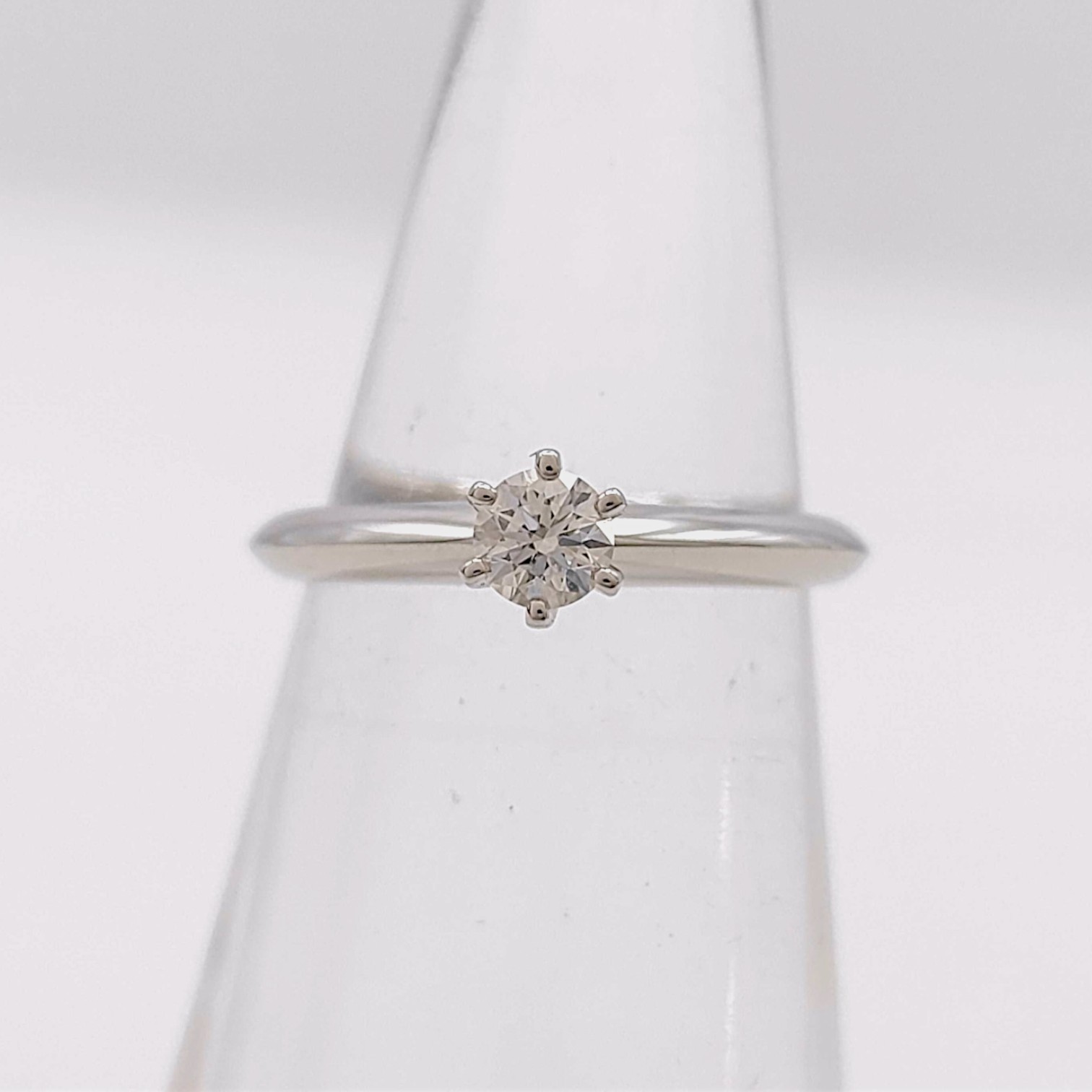 Tiffany and Co. I-VS1-3EX-NONE Platinum and 0.19ct Diamond Ring with Box and Certificate