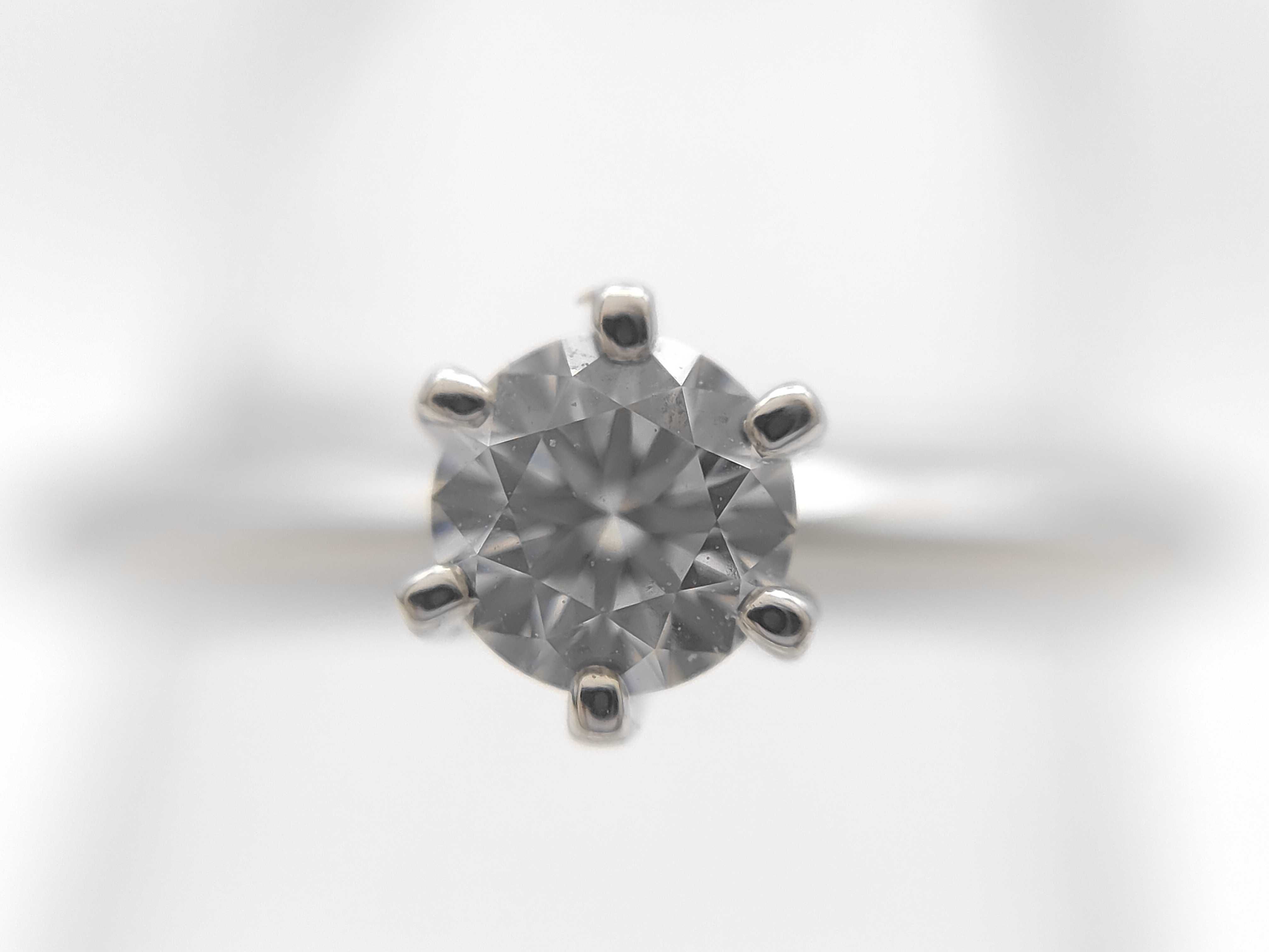 Tiffany and Co. I-VS1-3EX-NONE Platinum and 0.19ct Diamond Ring with Box and Certificate