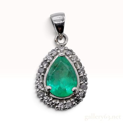 Pt900 Platinum 1.00ct Natural Emerald and 0.30ctw Natural Diamond Halo Pendant. This pear-shaped 