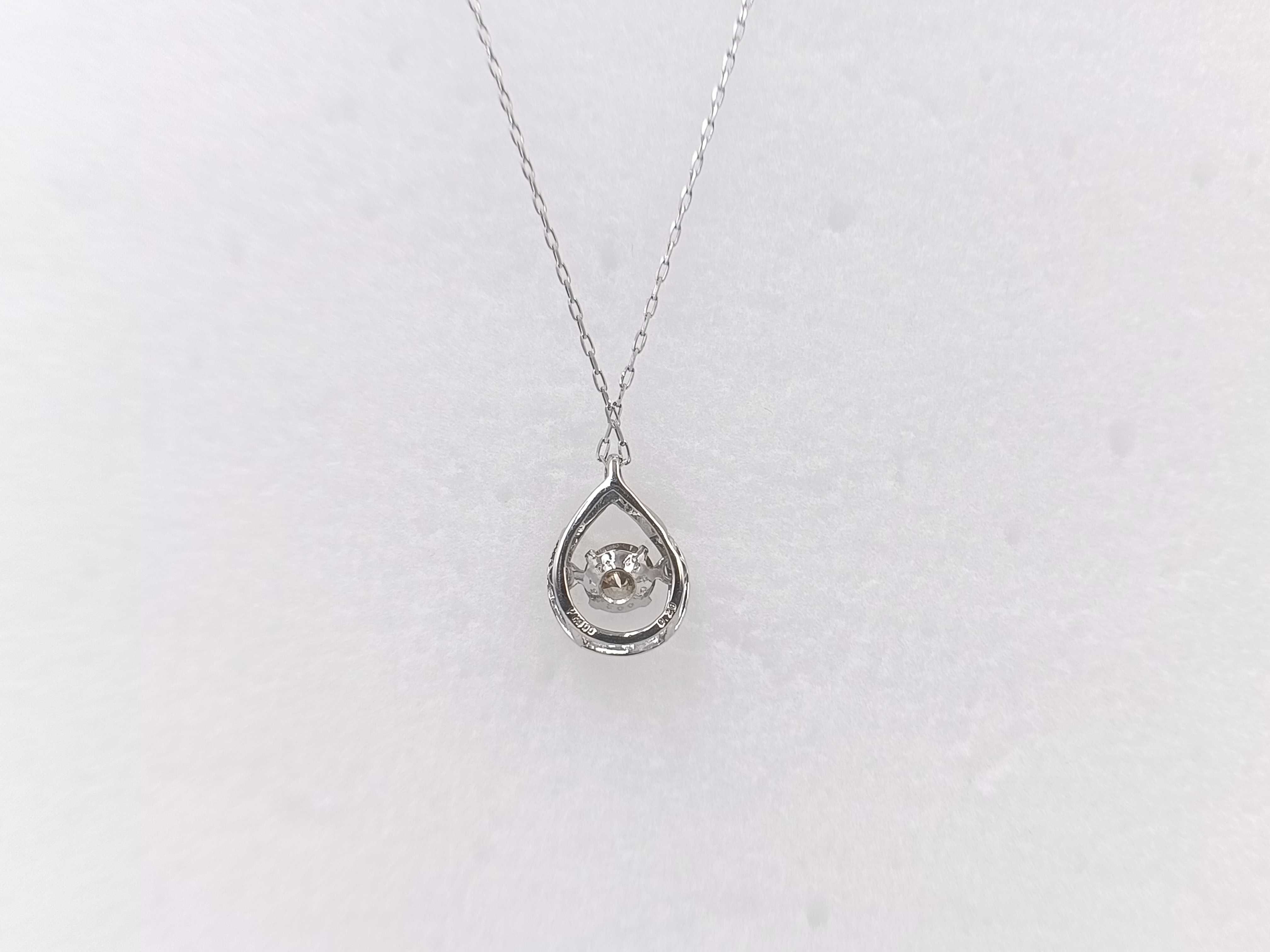 Pt900 and 0.20ct Natural Diamond Teardrop Dancing Stone Pendant Necklace