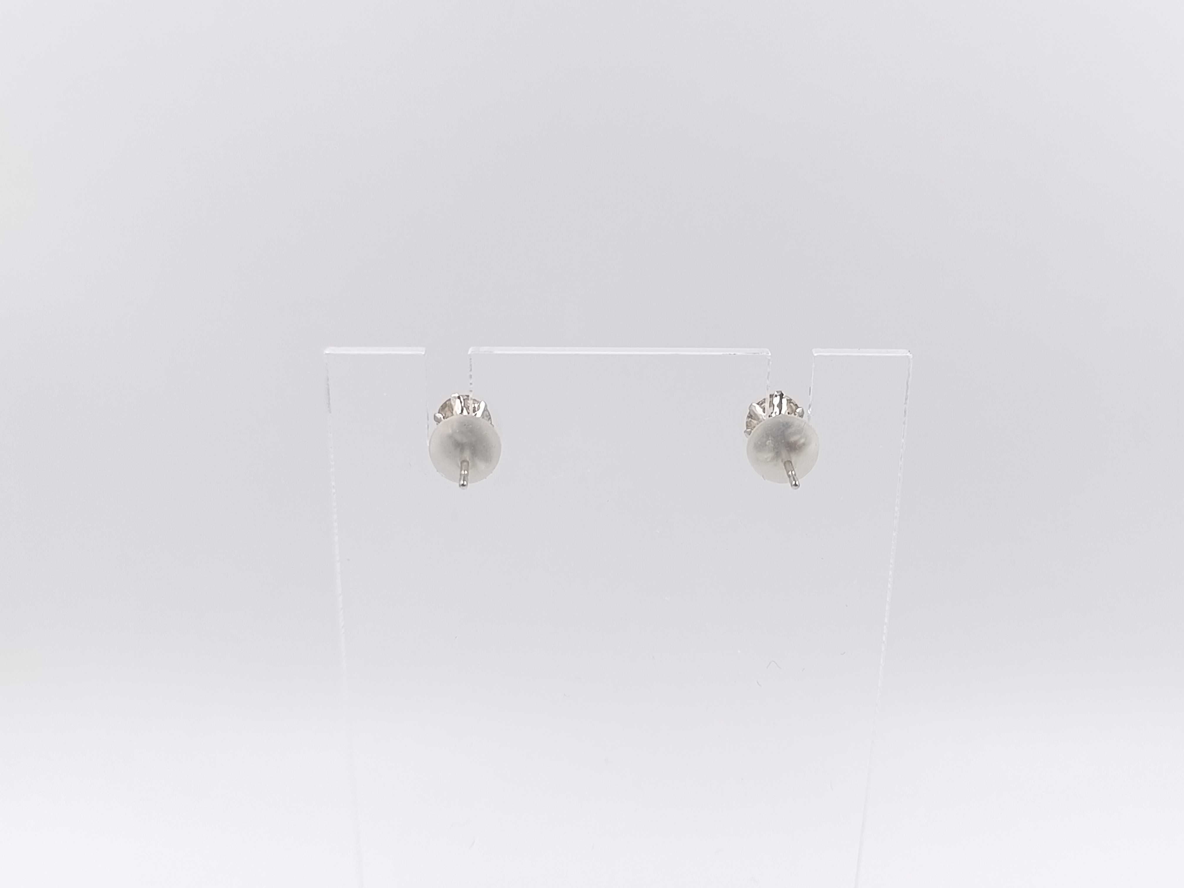 Alisa Pt900 0.70ctw Natural Diamond Stud Earrings with Box