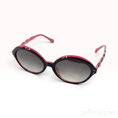 Vivienne Westwood VW-7759 BR Black and Red Acetate Rounded Sunglasses. These Vivienne Westwood 