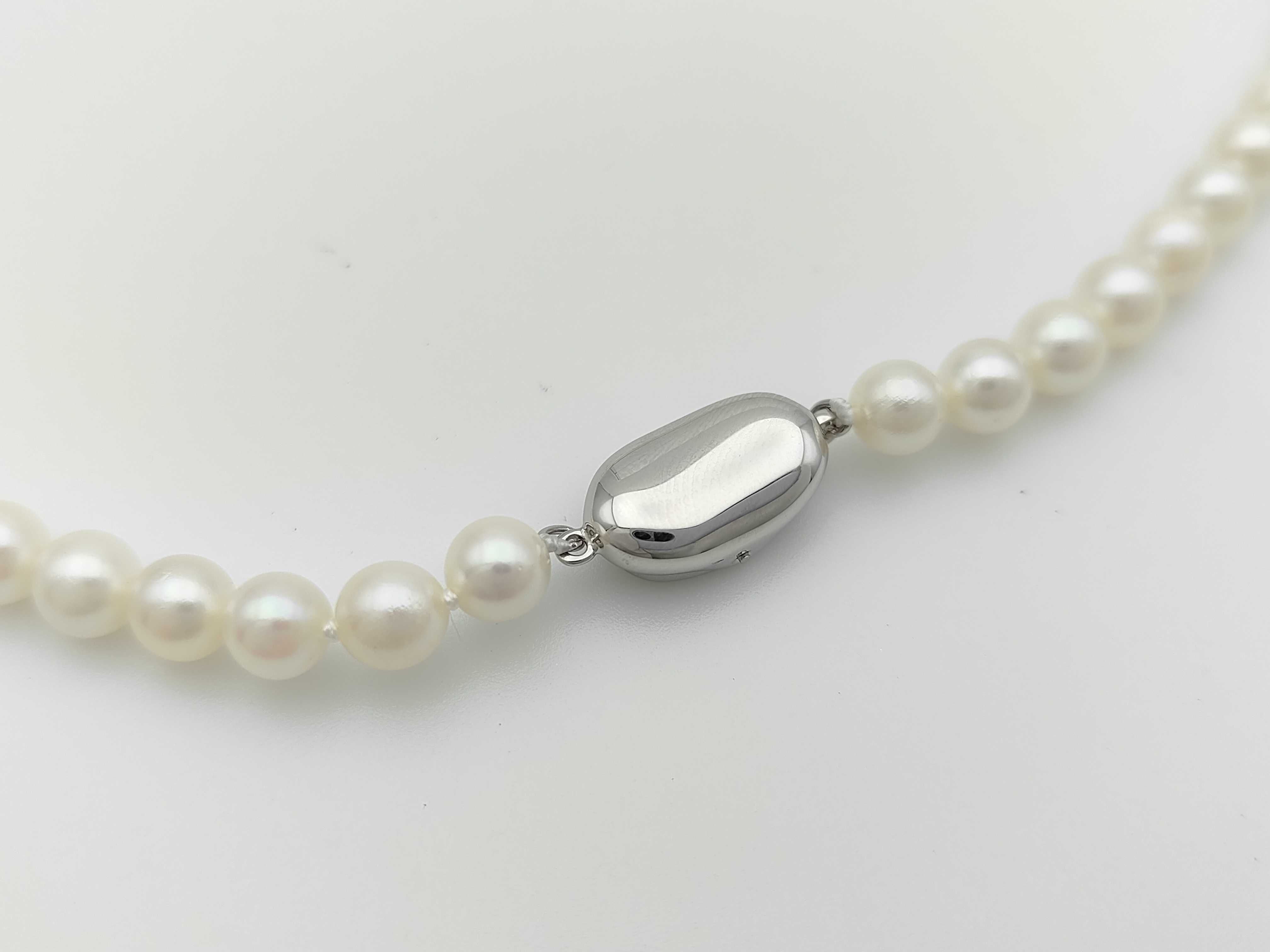 White 5.5mm-6.0mm Cultured Pearl and Silver Necklace 43 cm