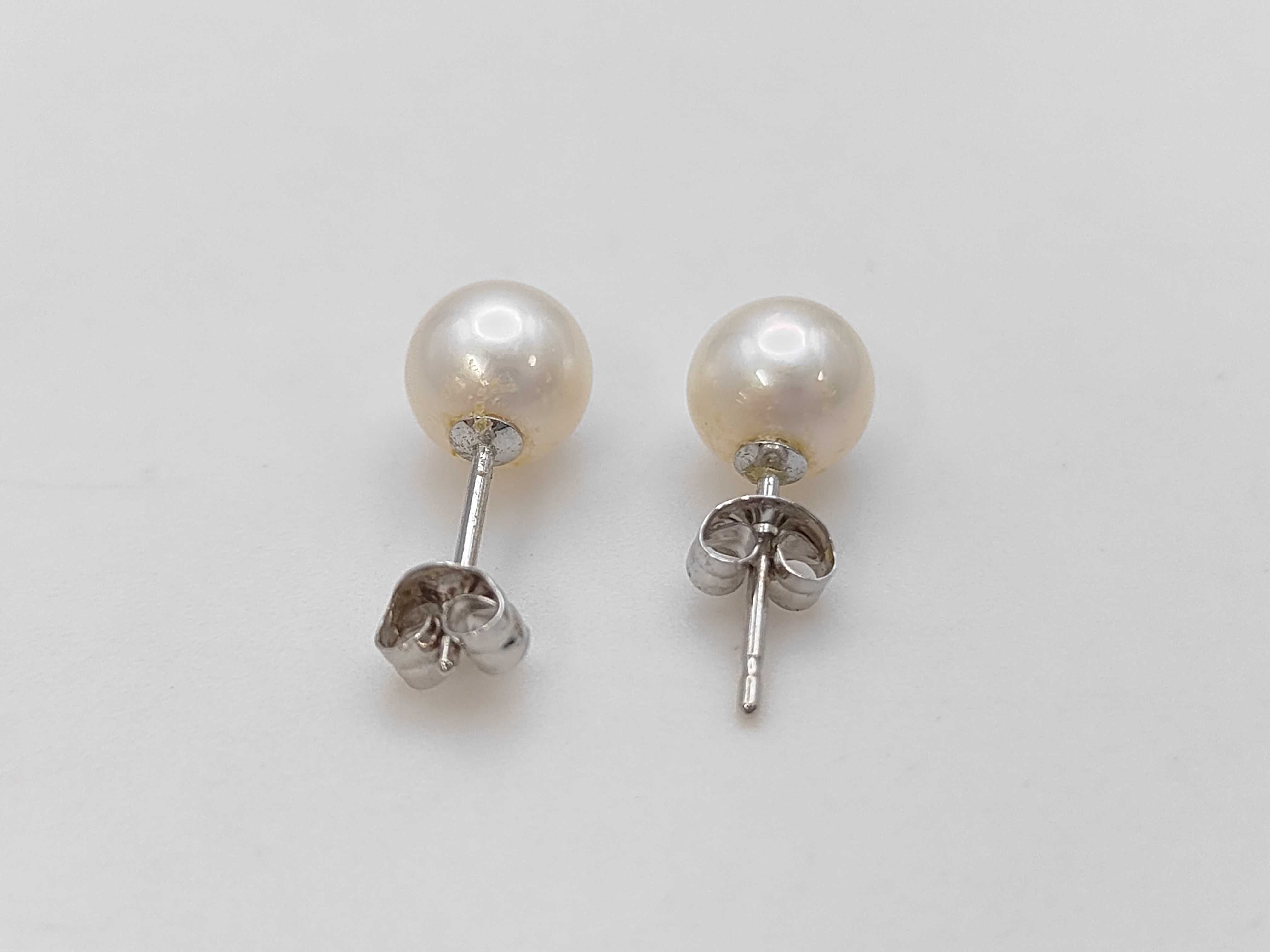 14 Karat White Gold and 7.5mm-8mm Cultured Pearl Stud Earrings