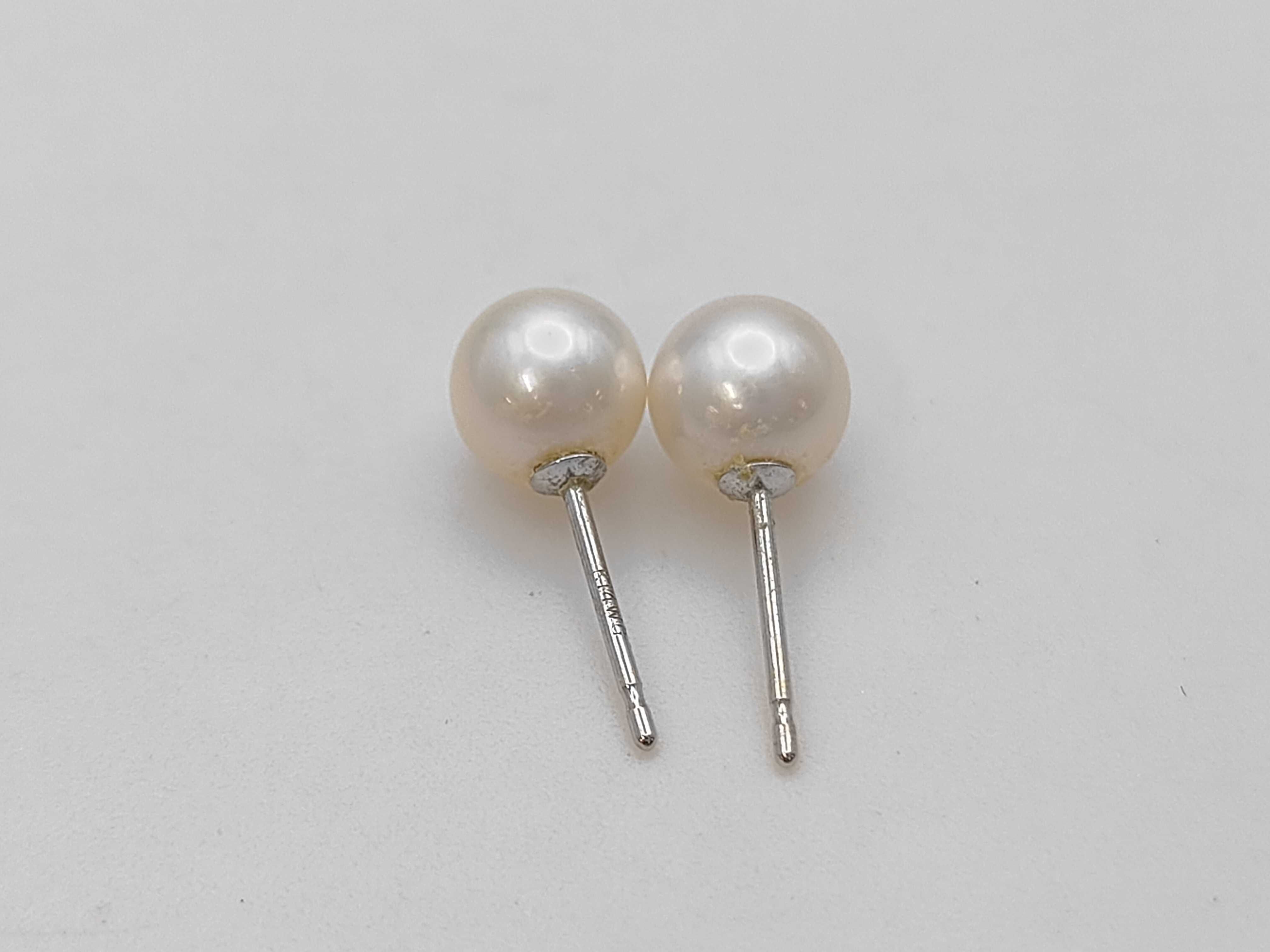 14 Karat White Gold and 7.5mm-8mm Cultured Pearl Stud Earrings
