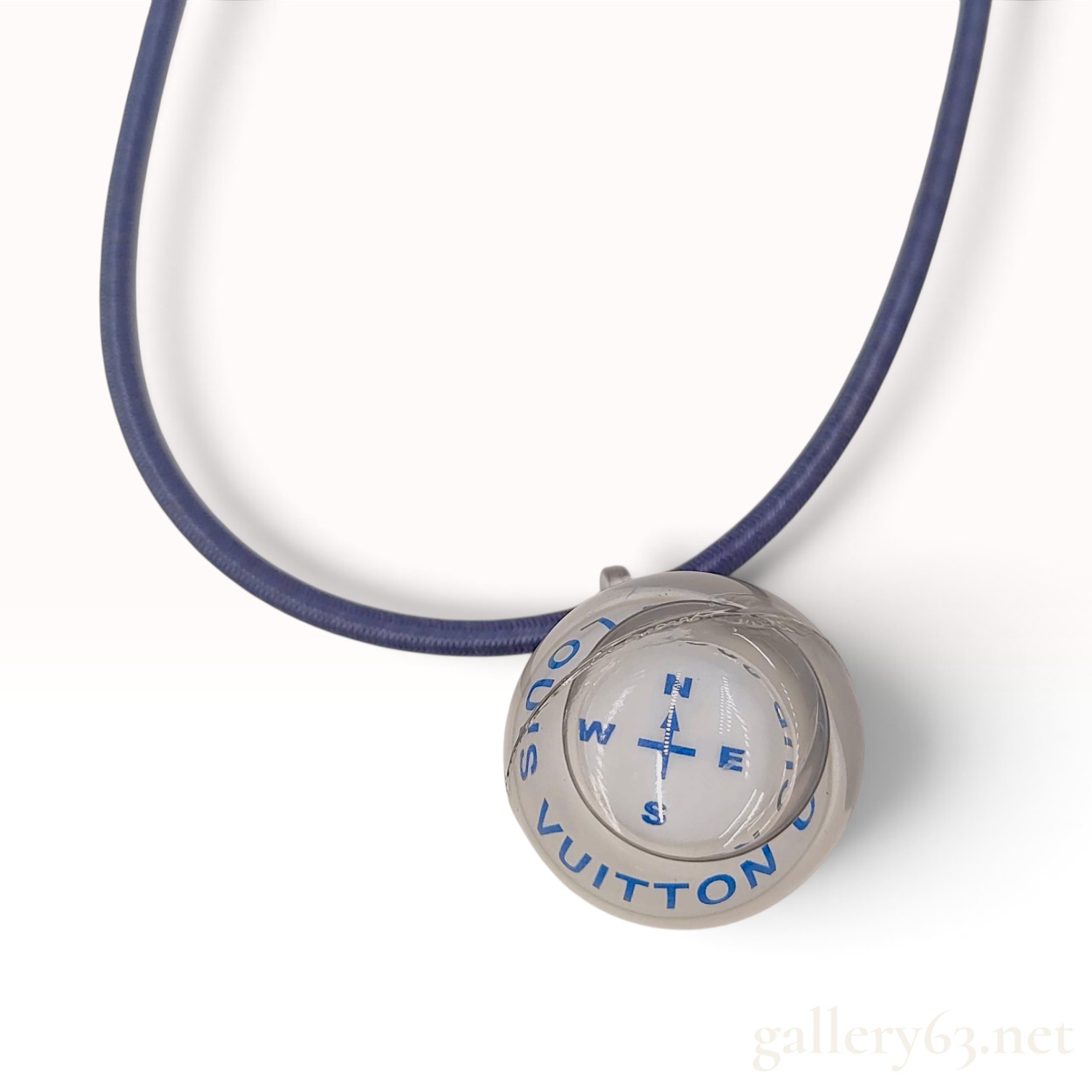 Vintage Louis Vuitton Cup 2000 Blue Acrylic Compass Pendant Necklace