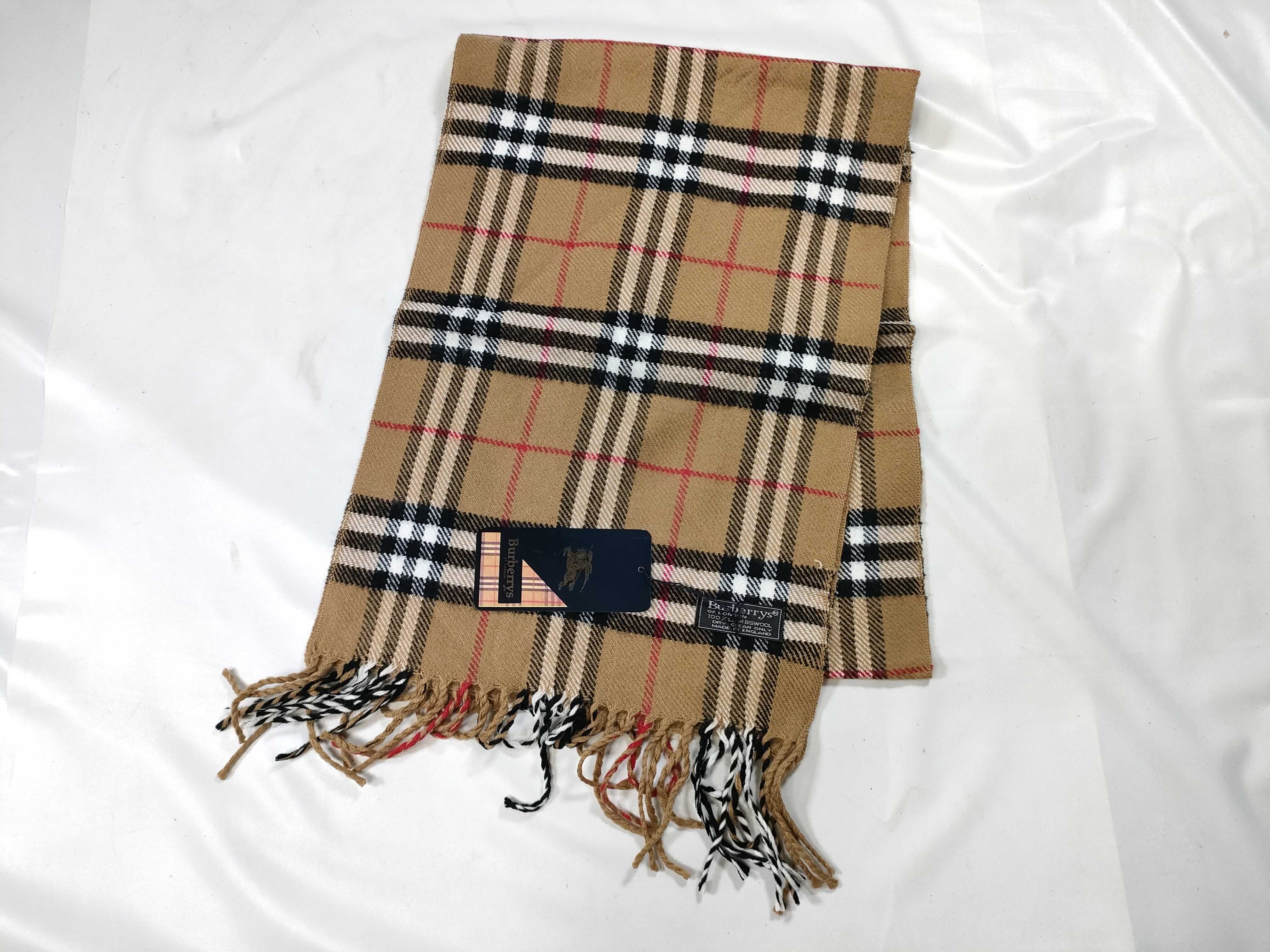 NWT Vintage Burberrys Nova Check Tan Lambswool Scarf with Tag