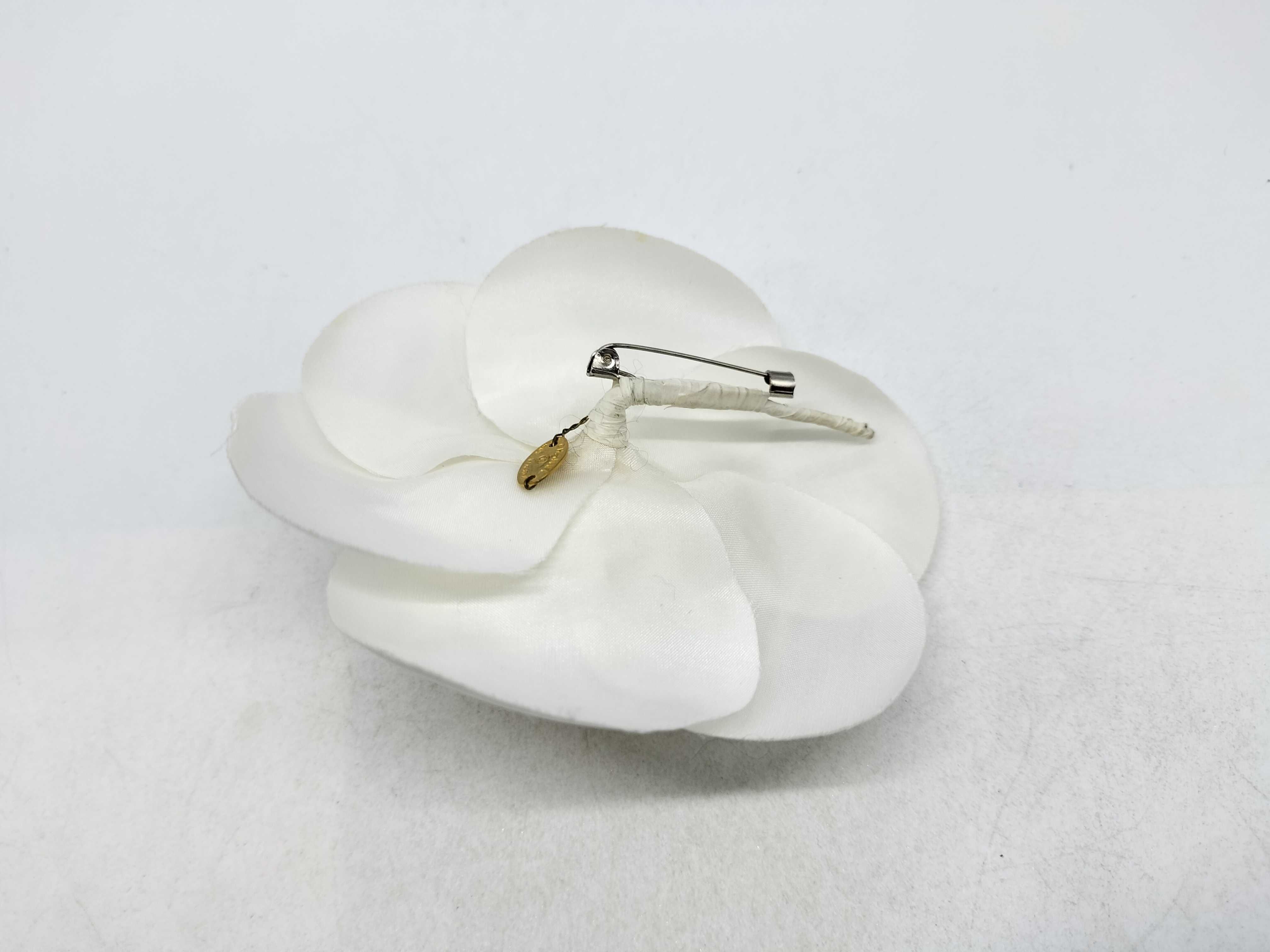 Vintage Chanel Camellia White Fabric Brooch with Box