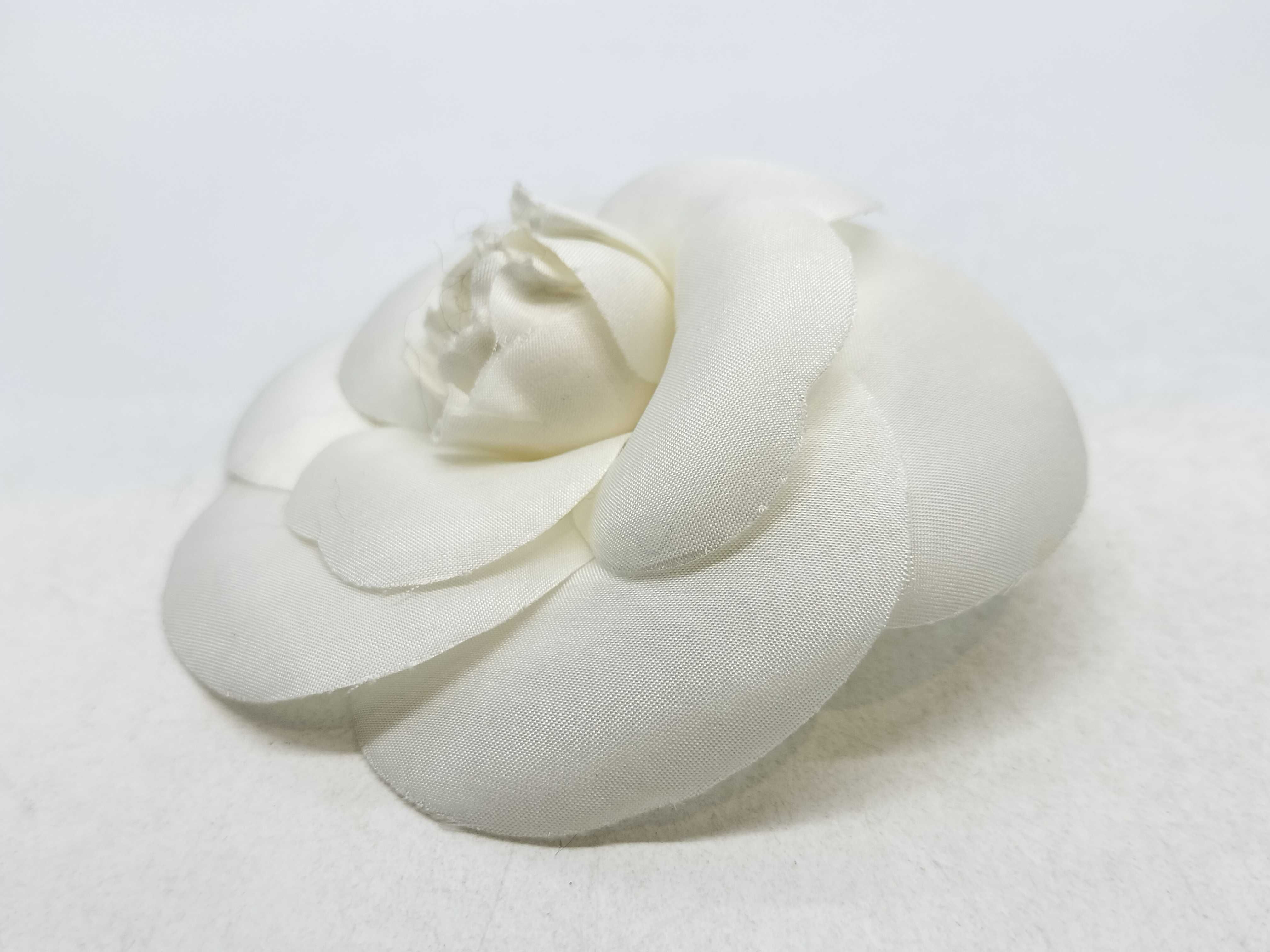 Vintage Chanel Camellia White Fabric Brooch with Box