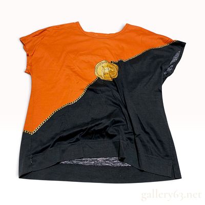Vintage Gucci Color-Block Chain Print Orange and Black Cotton T-Shirt Small. A vintage Gucci 