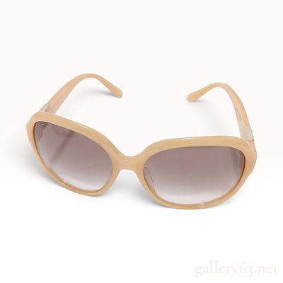 Chloe CL 2234 A Peach Acetate Sunglasses With Case. This Chloe pair of sunglasses is crafted 