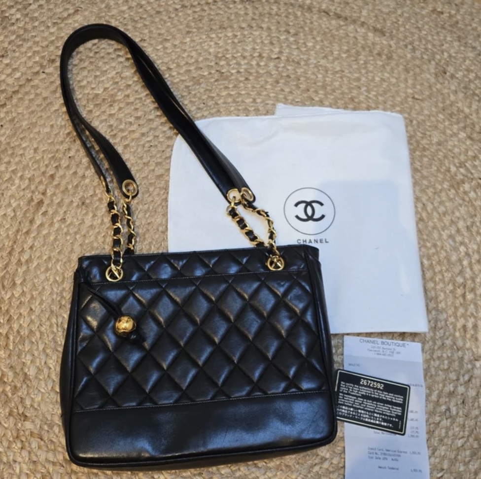 CHANEL VINTAGE QUILTED LAMBSKIN CHAIN SHOULDER TOTE, BLACK / GOLD