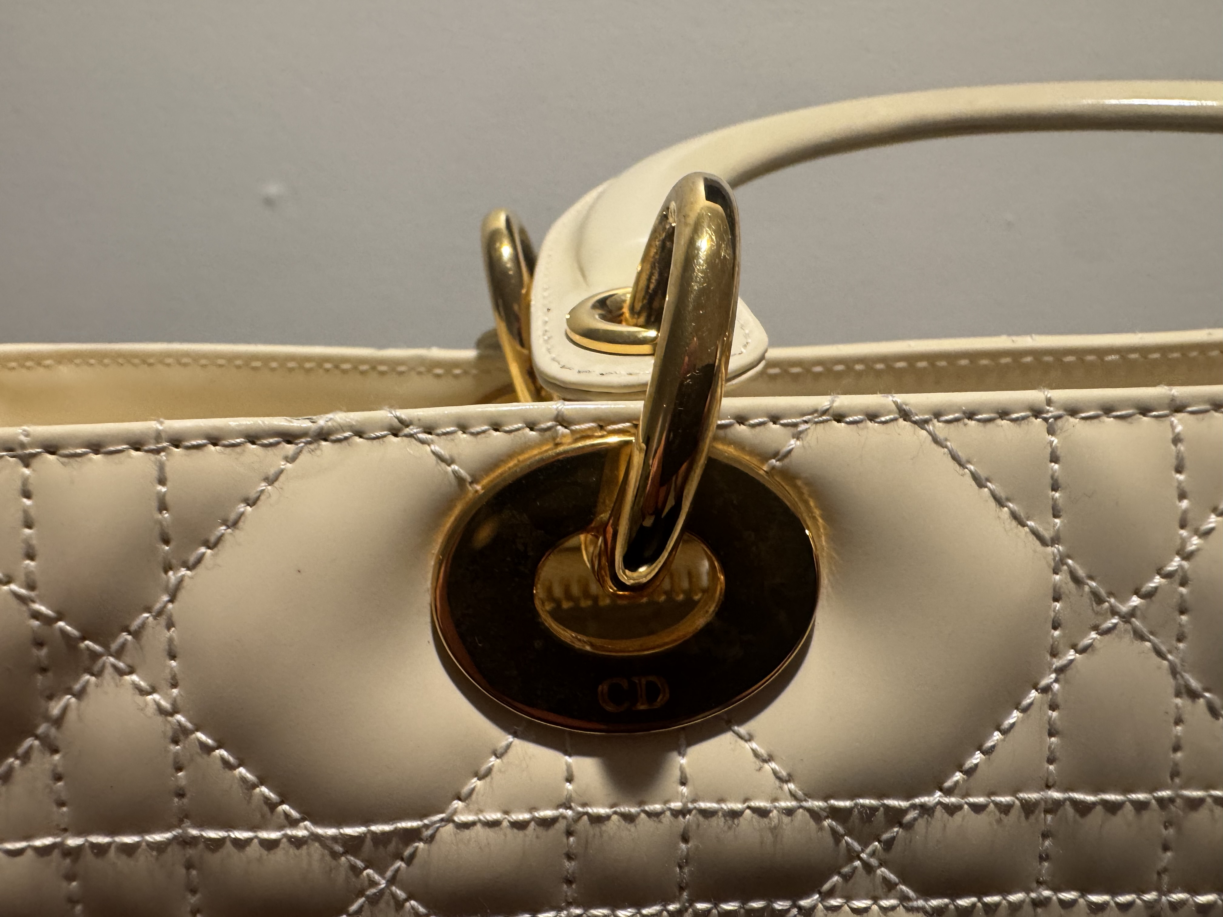 CHRISTIAN DIOR LADY DIOR LARGE, IVORY PATENT CANNAGE, GOLD