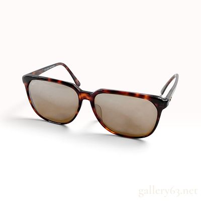 Vintage Ray-Ban Traditionals Brooklyn #104 Tortoiseshell Acetate Sunglasses. This Ray-Ban 