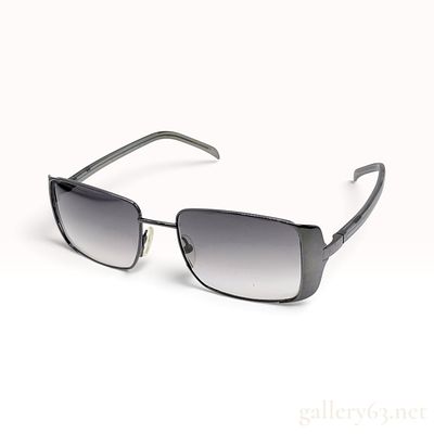 Vintage Gucci Dark Gunmetal Metal Rectangular Gray Gradient Lens Sunglasses. These Gucci 
