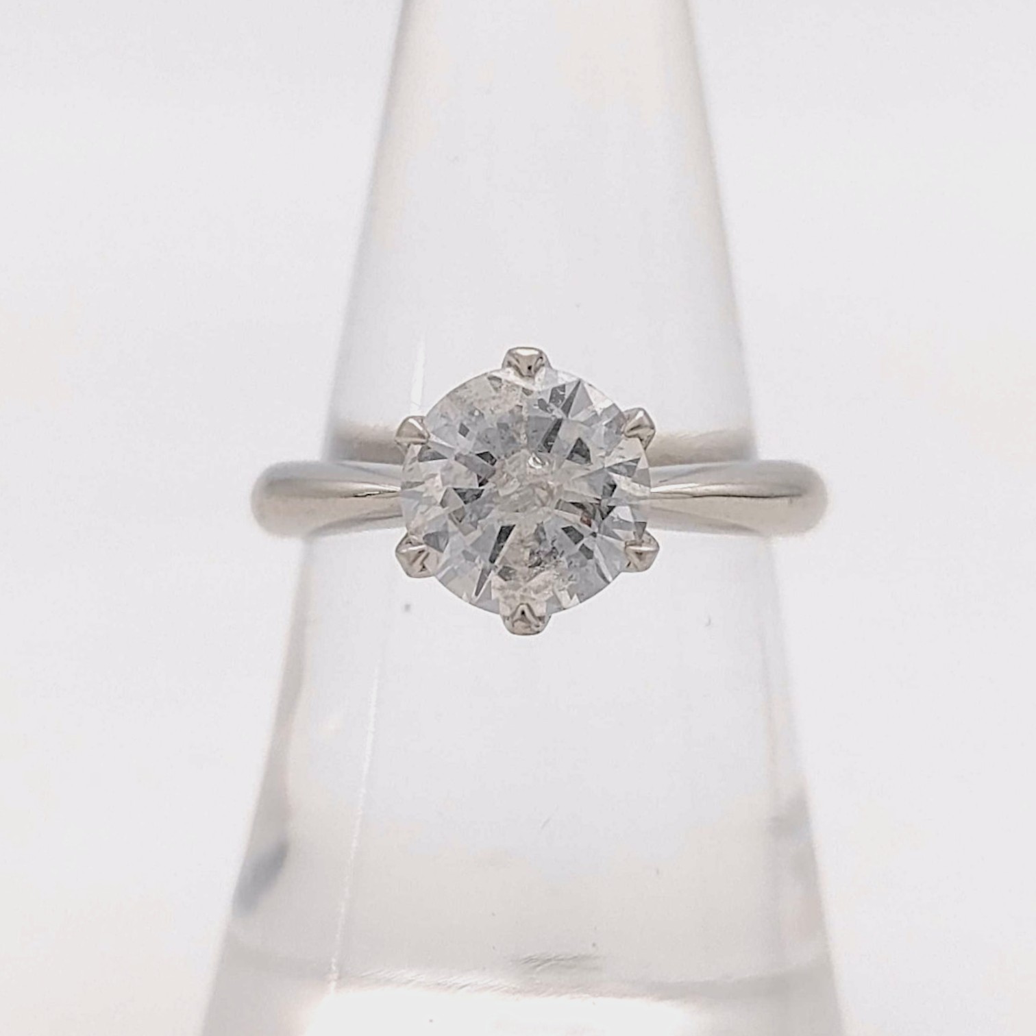 Platinum Solitaire Ring with 1.53 Carat Round Brilliant Cut Natural Diamond