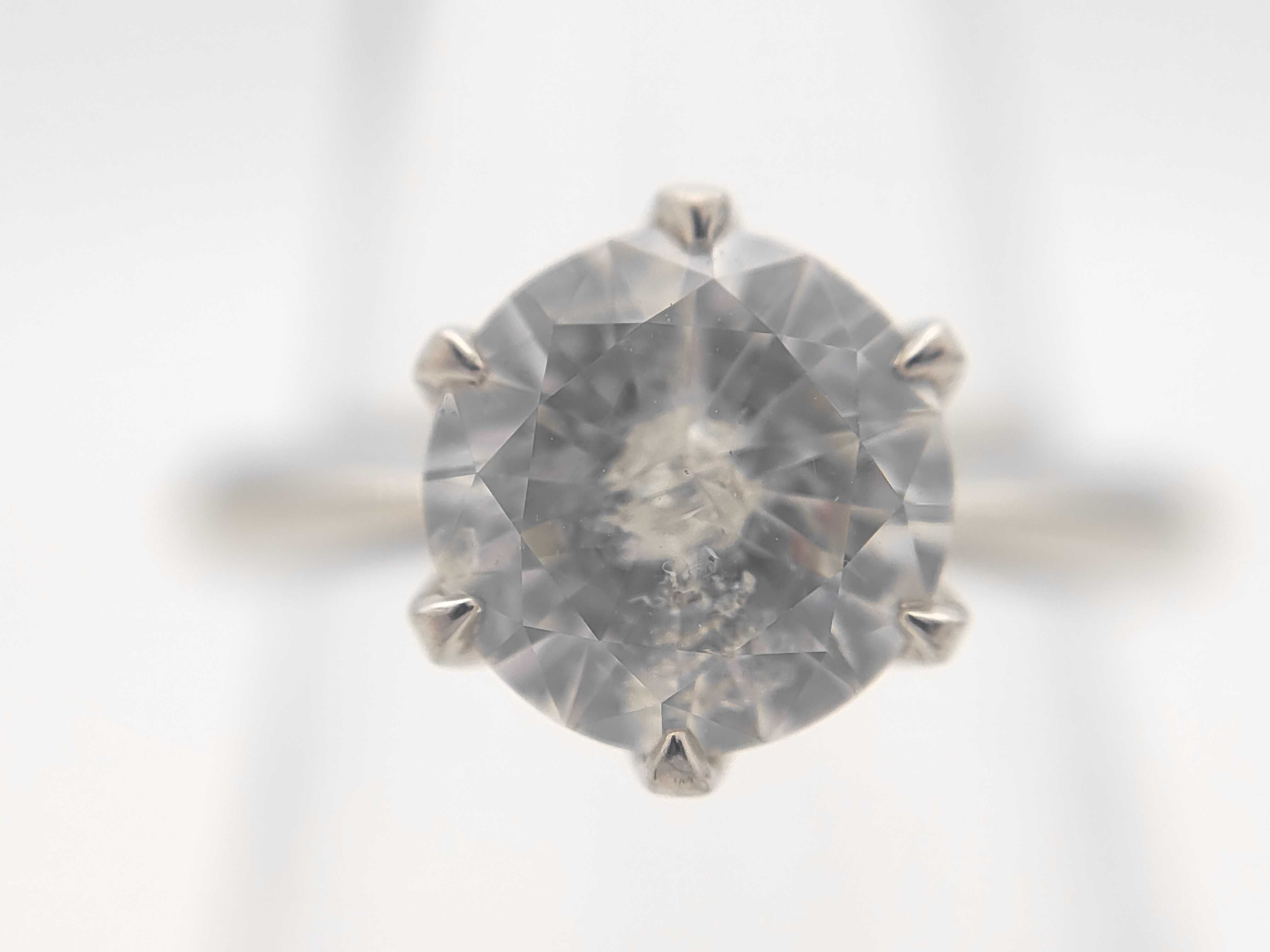Platinum Solitaire Ring with 1.53 Carat Round Brilliant Cut Natural Diamond