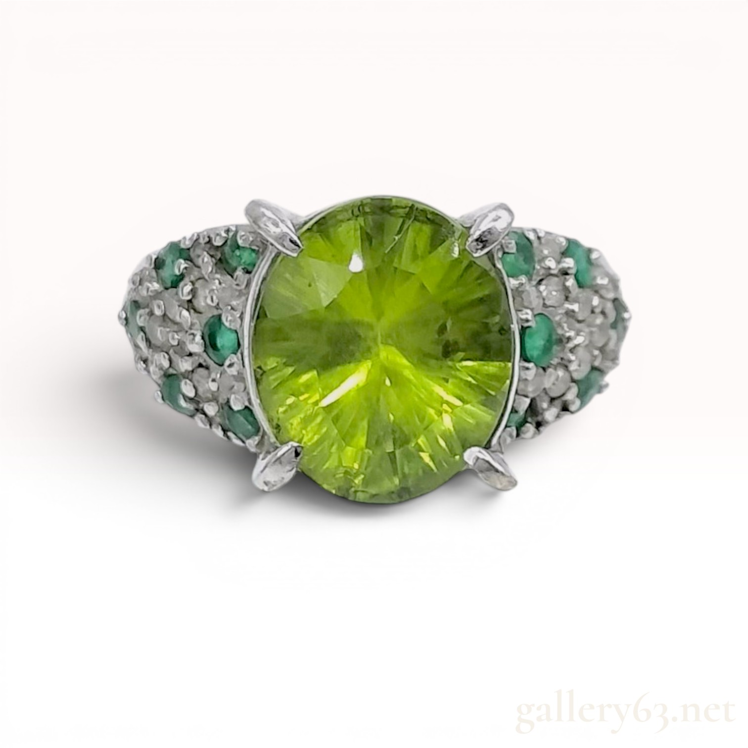 18 Karat White Gold Peridot Emerald and Diamond Cocktail Ring
