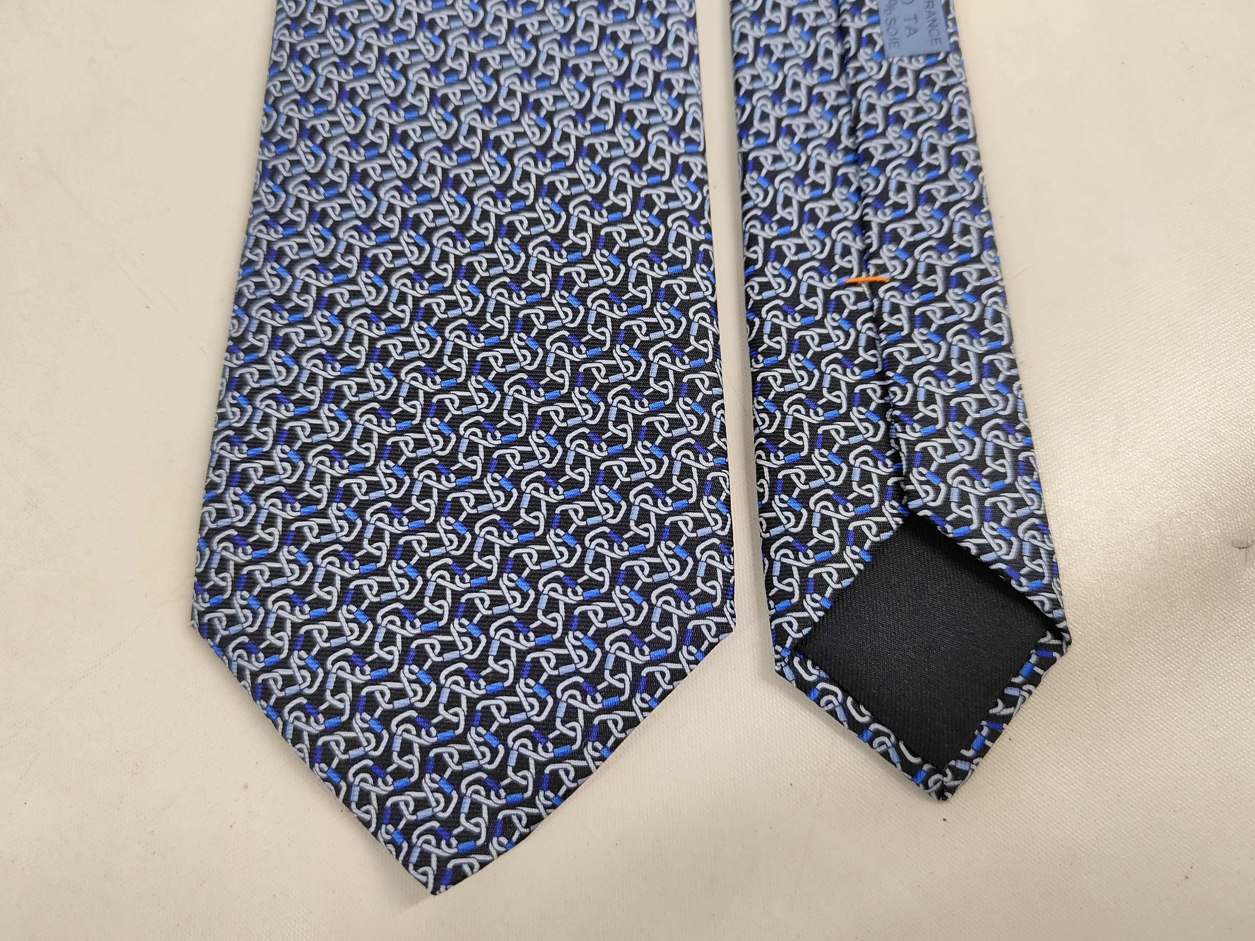 Hermes Paris Silk Necktie Model 645960 TA Climbing Carabiner Motif