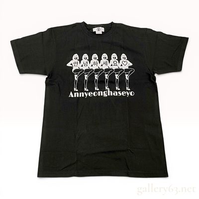 The Viridi-anne x Traitor by Yuki Chiba Annyeonghaseyo Graphic T-Shirt. A black short-sleeved 