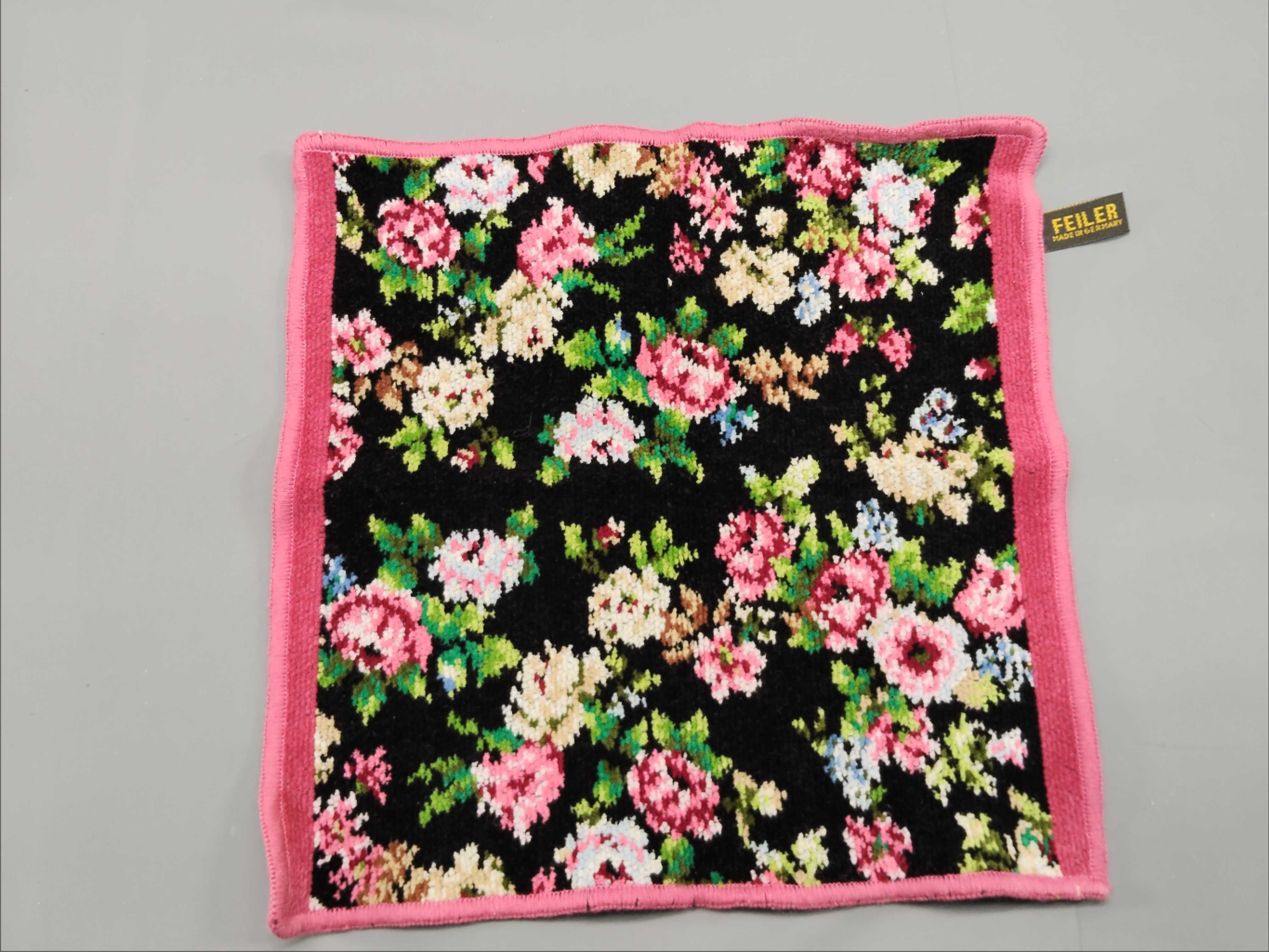 A Set of Seven Feiler Chenille Cotton Hand Towels