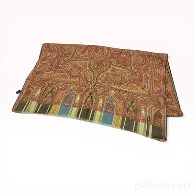 Etro Milano Wool Paisley Scarf. Etro Milano wool scarf featuring an intricate paisley and 