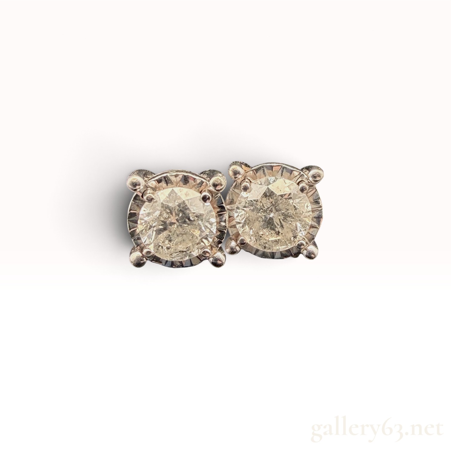 14K White Gold and 0.40ctw Natural Diamond Stud Earrings