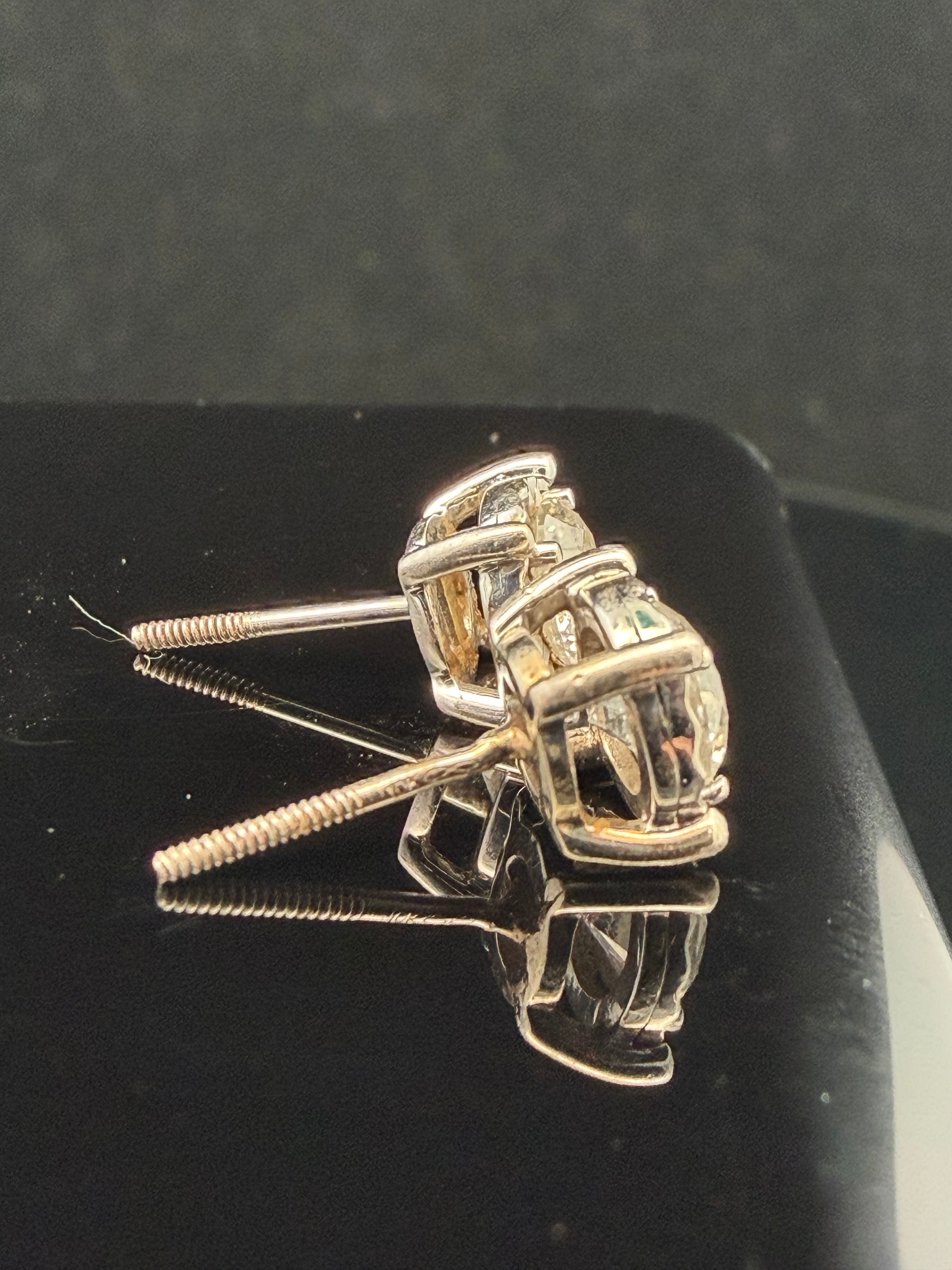 14K White Gold and 0.40ctw Natural Diamond Stud Earrings