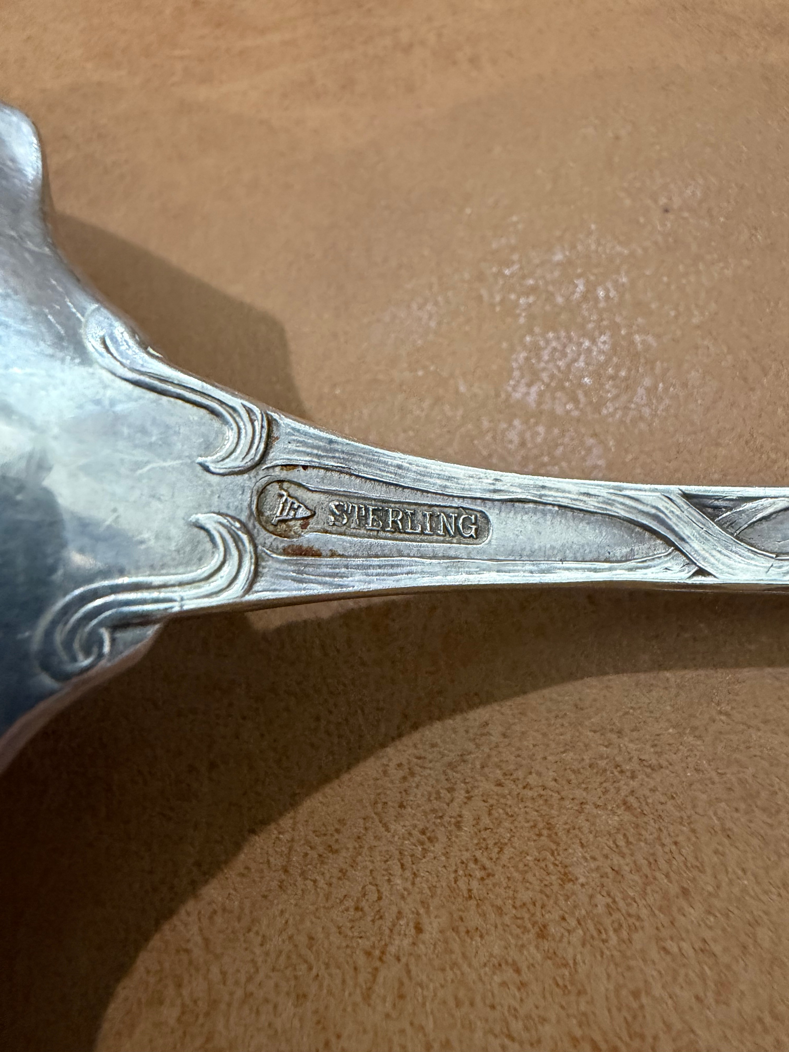 Vintage Art Nouveau Sterling Silver Lily Pattern Berry Spoon 107.9g