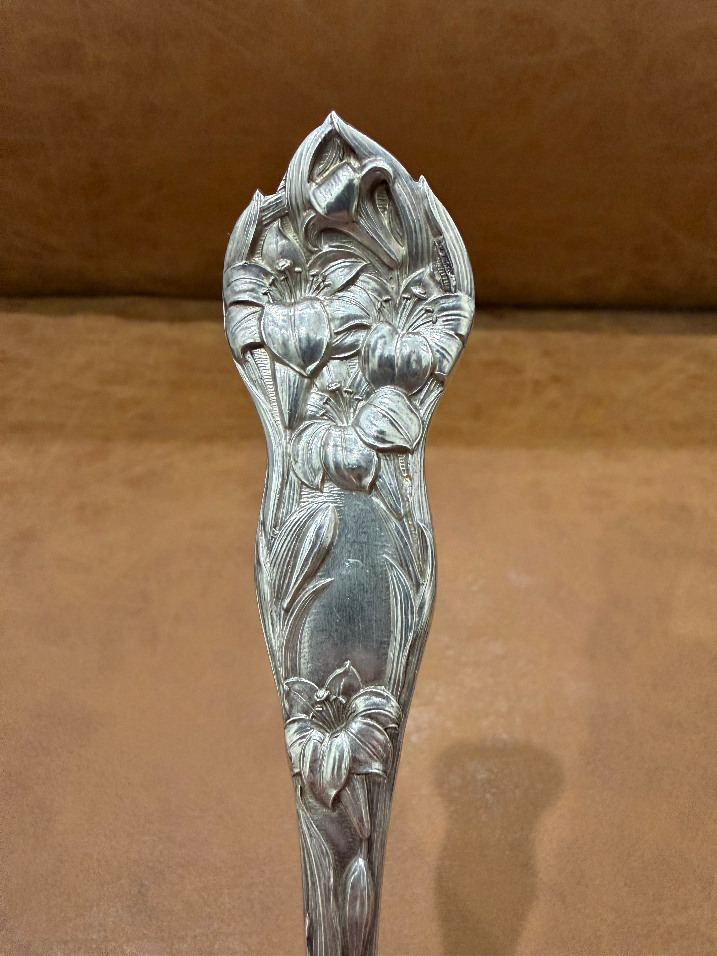 Vintage Art Nouveau Sterling Silver Lily Pattern Berry Spoon 107.9g